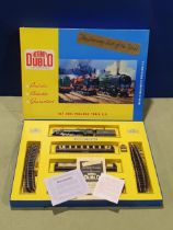 A boxed Hornby Dublo 2035 Pullman Set, Nr M-M with literature. Locomotive and tender in Nr M