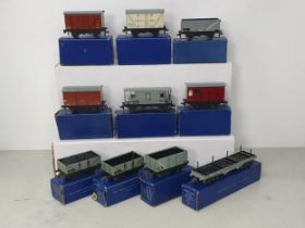 Ten boxed Hornby Dublo BR Wagons, mint in dark blue boxes. All wagons in mint condition, boxes Ex-Nr
