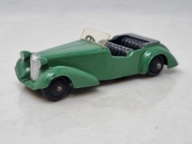 A Dinky Toys 38d green Alvis, Nr M-M