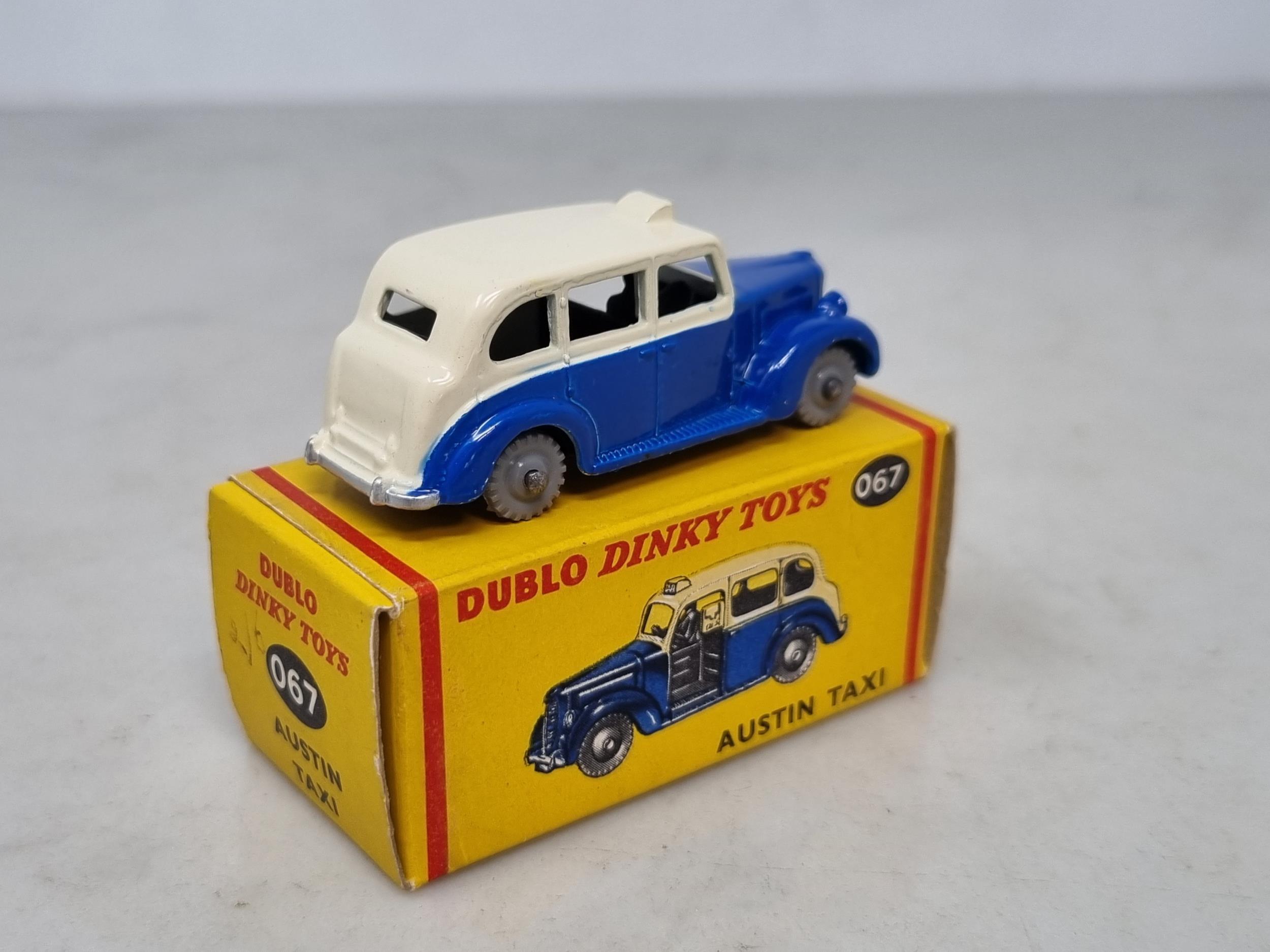 A boxed Dublo Dinky 067 Austin Taxi, M, box superb, pricing to end flaps - Image 3 of 3