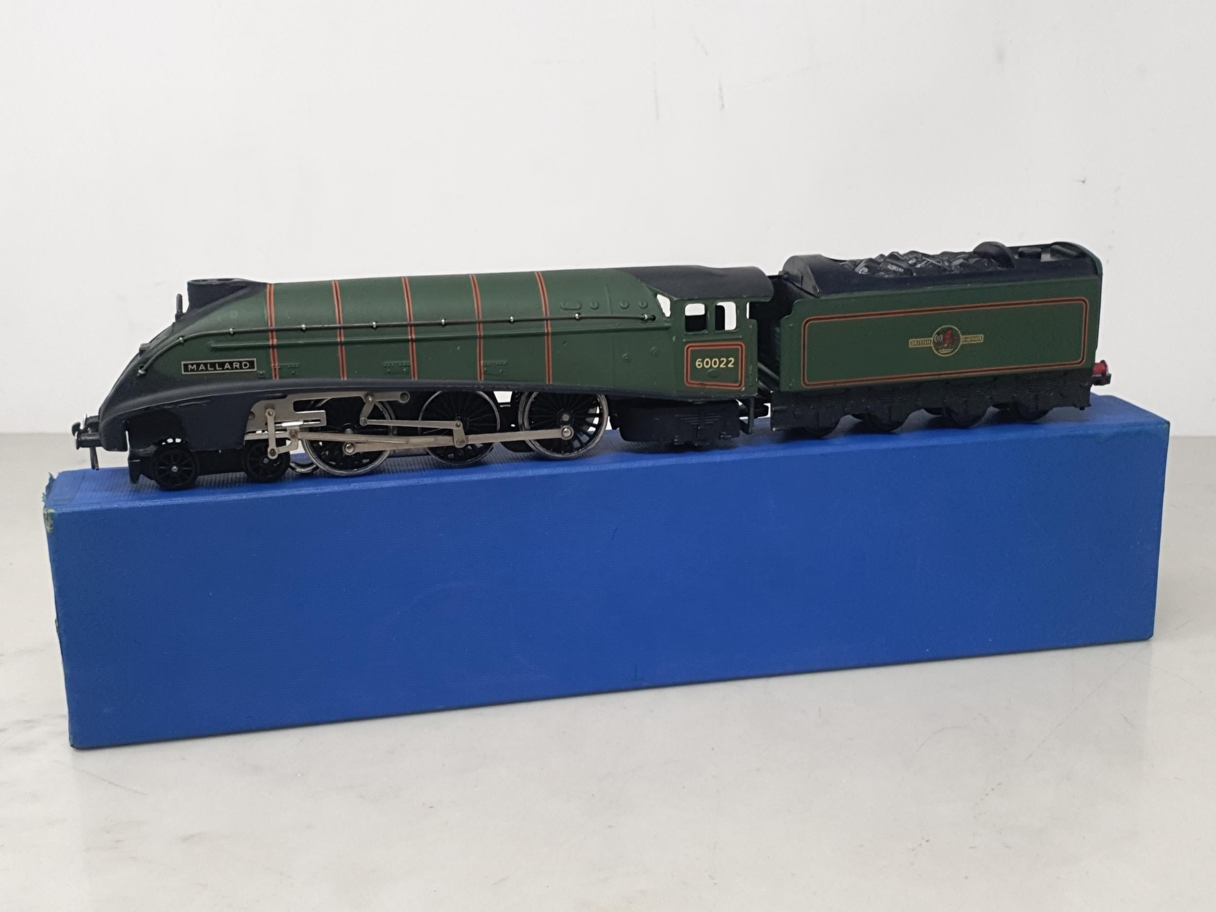 A boxed Hornby Dublo 3211 nickel silver 'Mallard' Locomotive, unused and in mint condition showing - Image 4 of 7