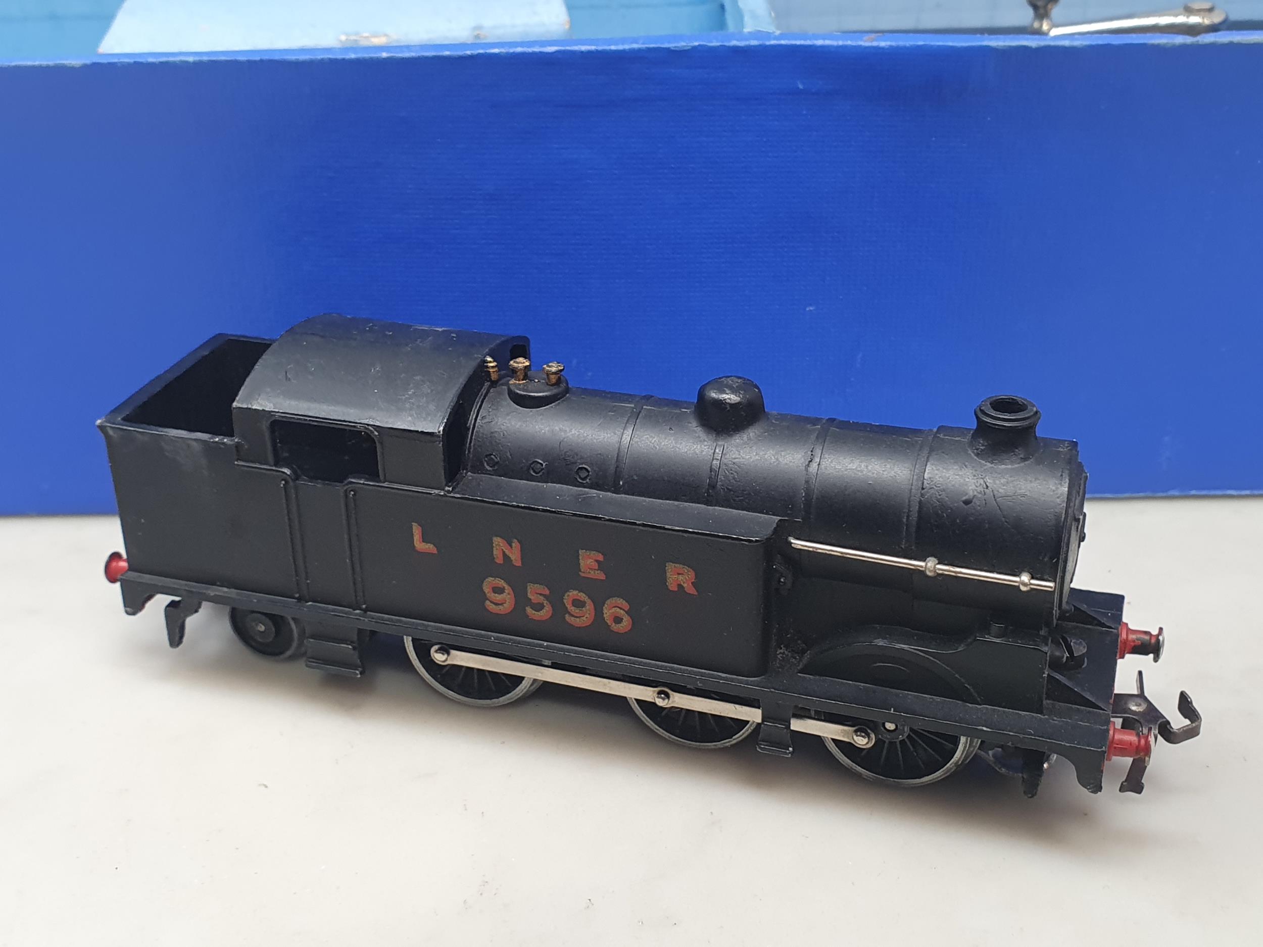 A boxed Hornby Dublo EDG7 Royal Scot LNER Goods Set, locomotive and wagons in mint condition, - Image 7 of 8