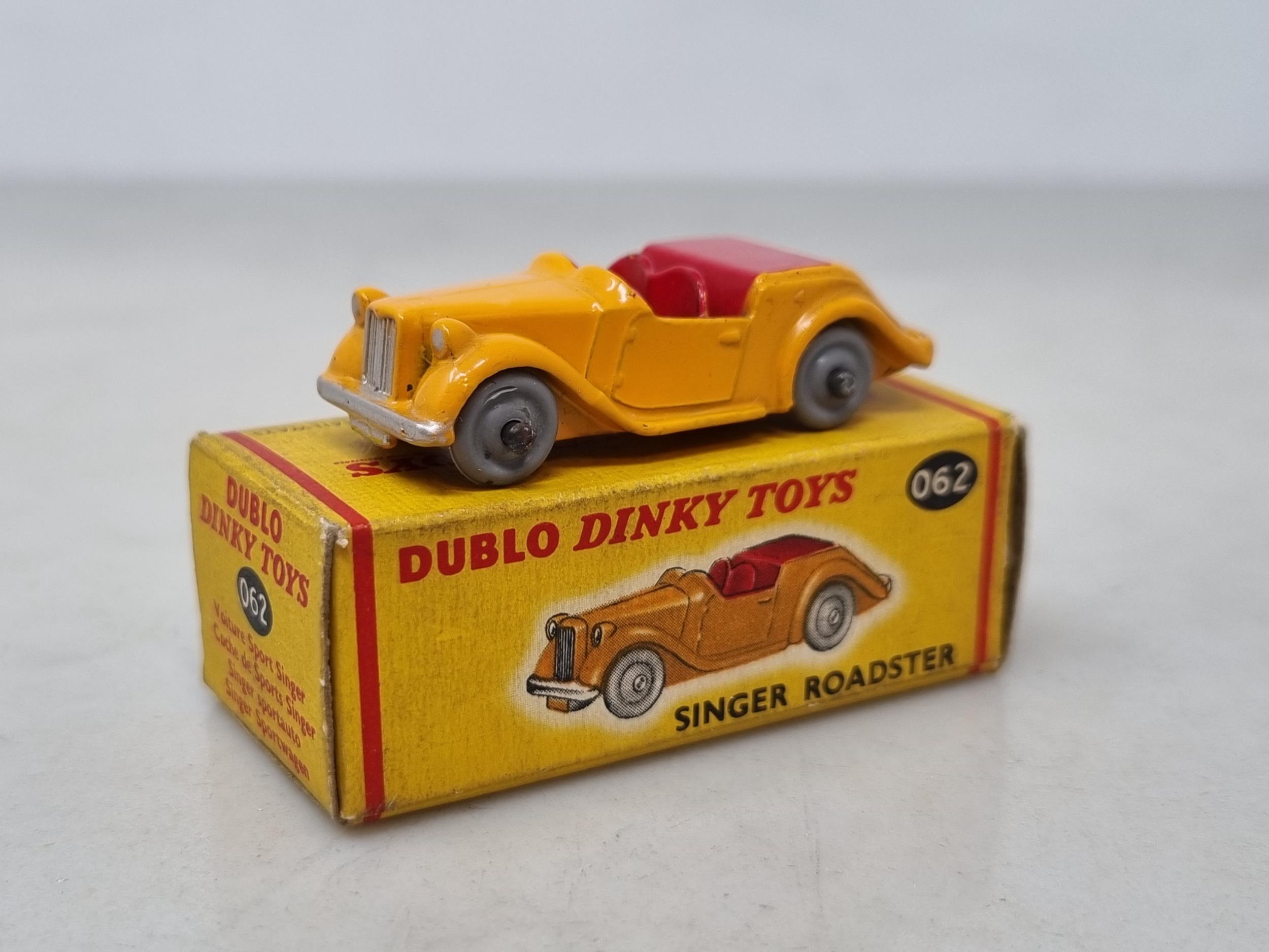 A boxed Dublo Dinky 062 Singer Roadster, M, box Ex