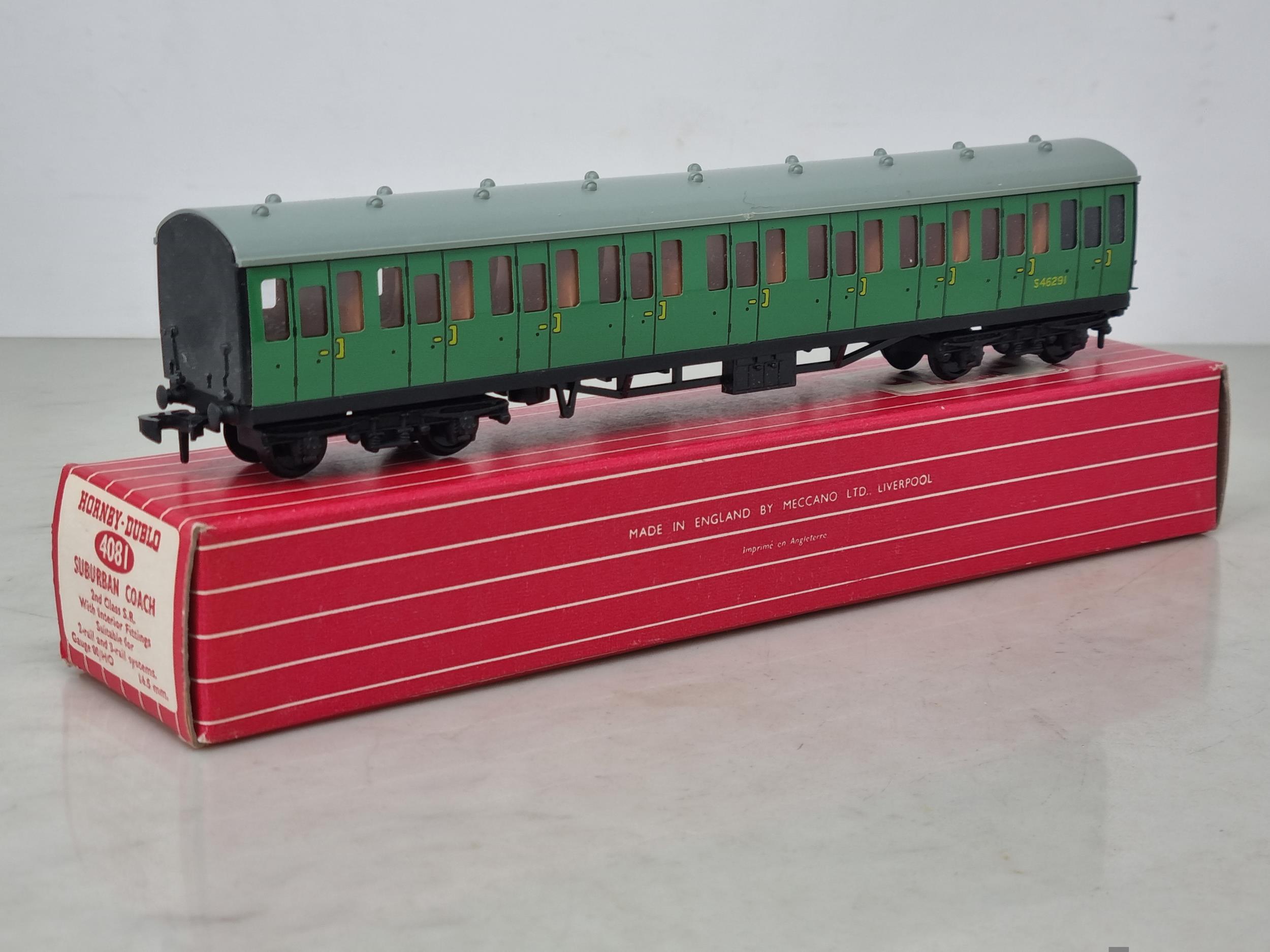 A boxed Hornby Dublo 4081 S.R. Suburban Coach in mint condition and showing no signs of use to the - Image 2 of 2