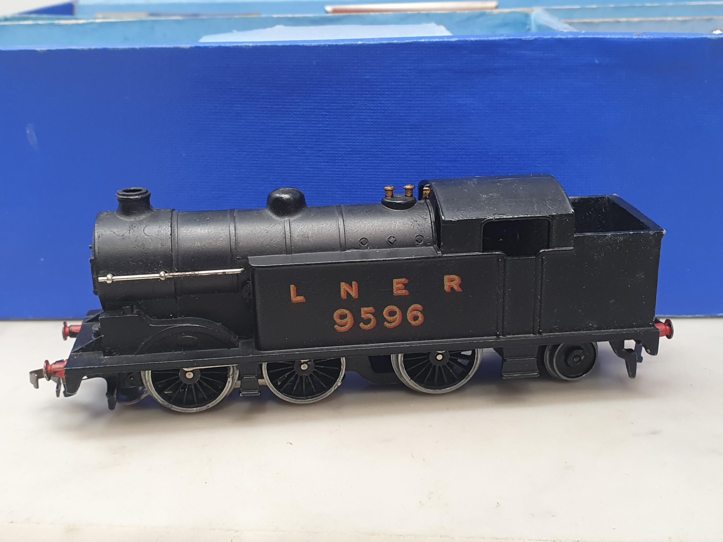 A boxed Hornby Dublo EDG7 Royal Scot LNER Goods Set, locomotive and wagons in mint condition, - Image 6 of 8