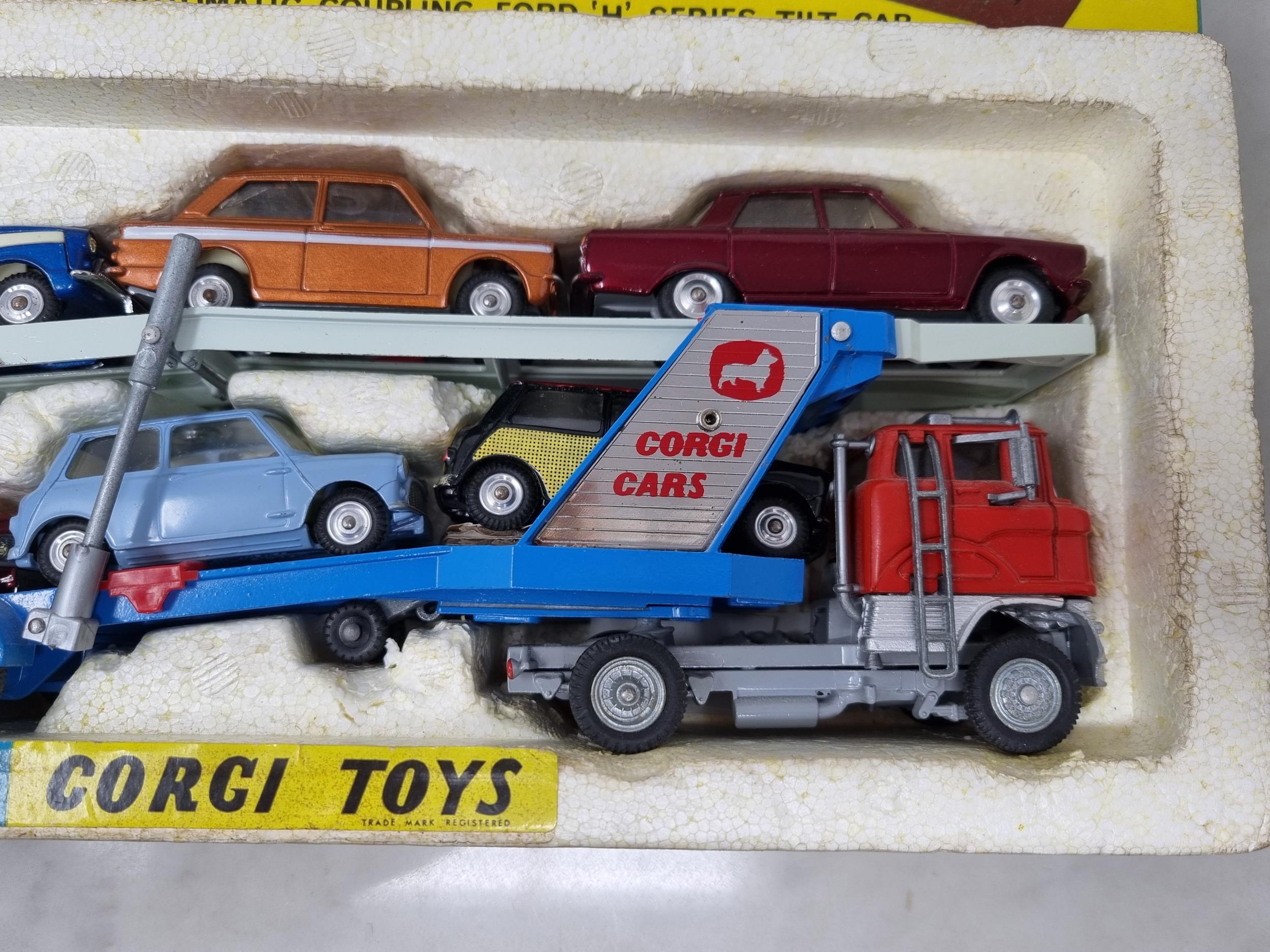 A boxed Corgi Toys Gift Set No.41 rare Mail Order Car Transporter and six cars , super example - Image 3 of 6