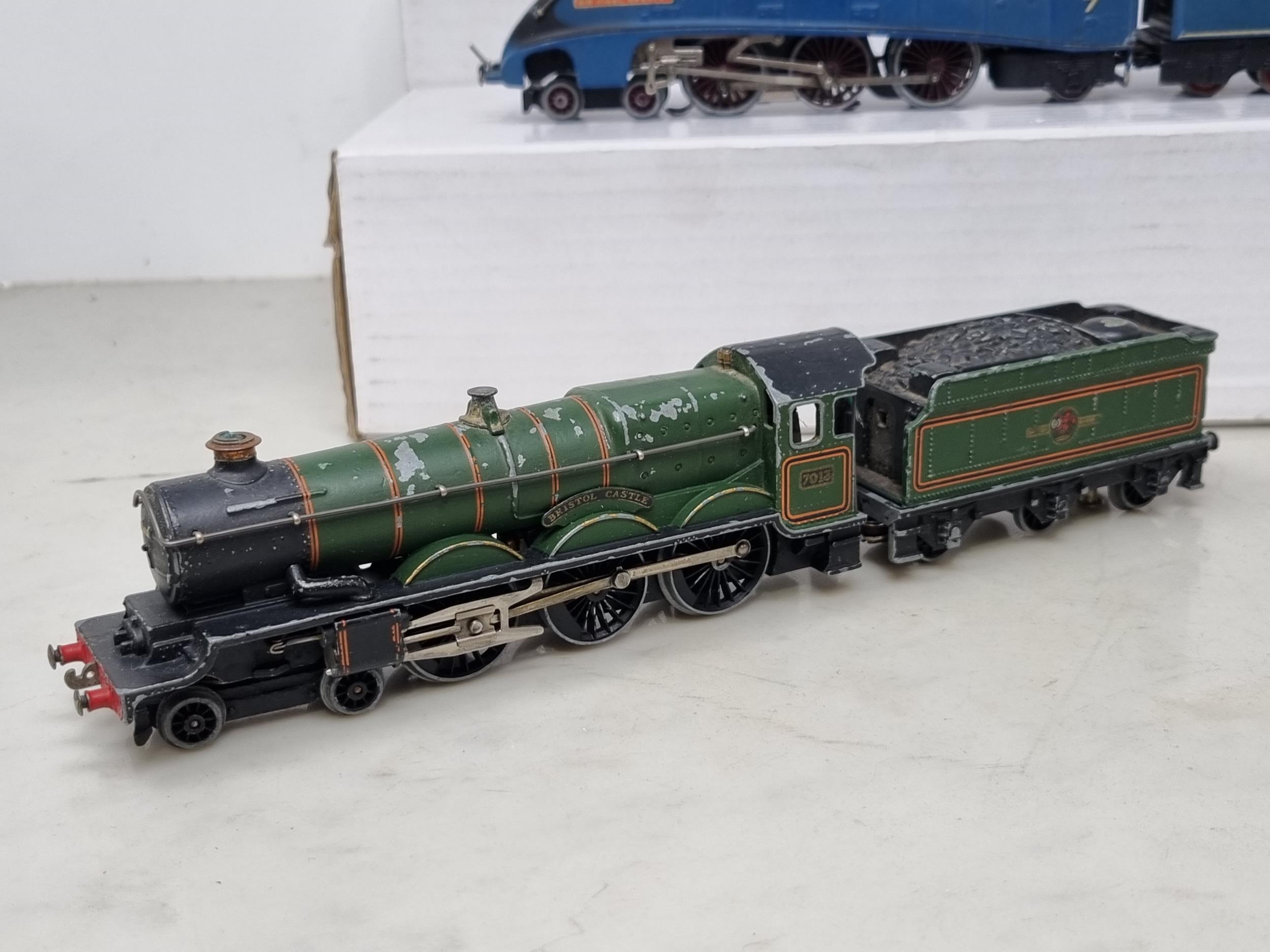 Four unboxed Hornby Dublo 3-rail Locomotives including 'Duchess of Montrose', A4 'Sir Nigel - Image 5 of 6