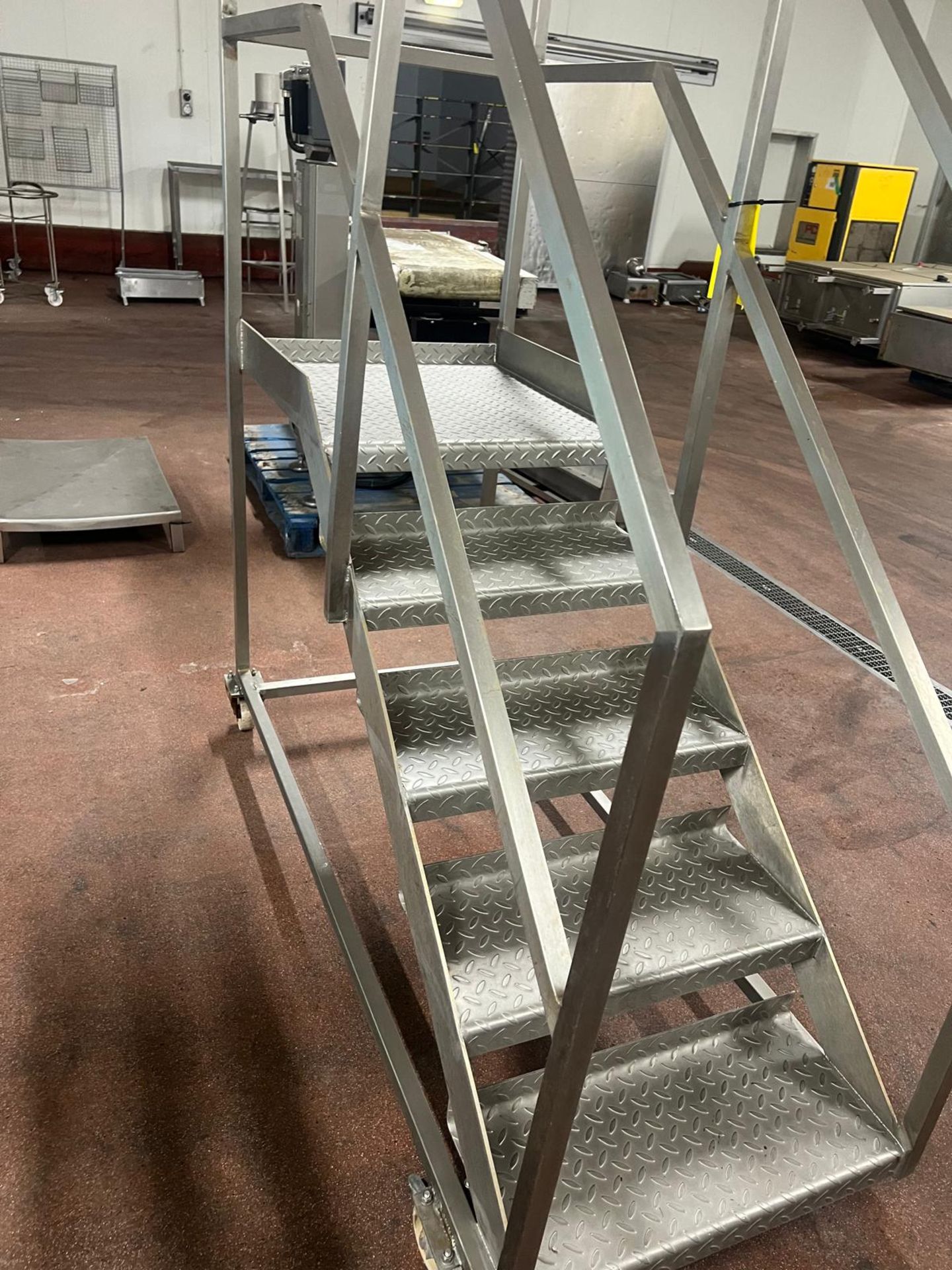 Mobile stainless steel inspection stand - Image 3 of 4