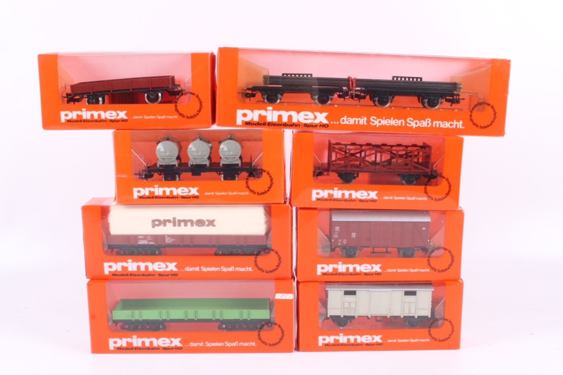 Primex acht verschiedene Güterwagen