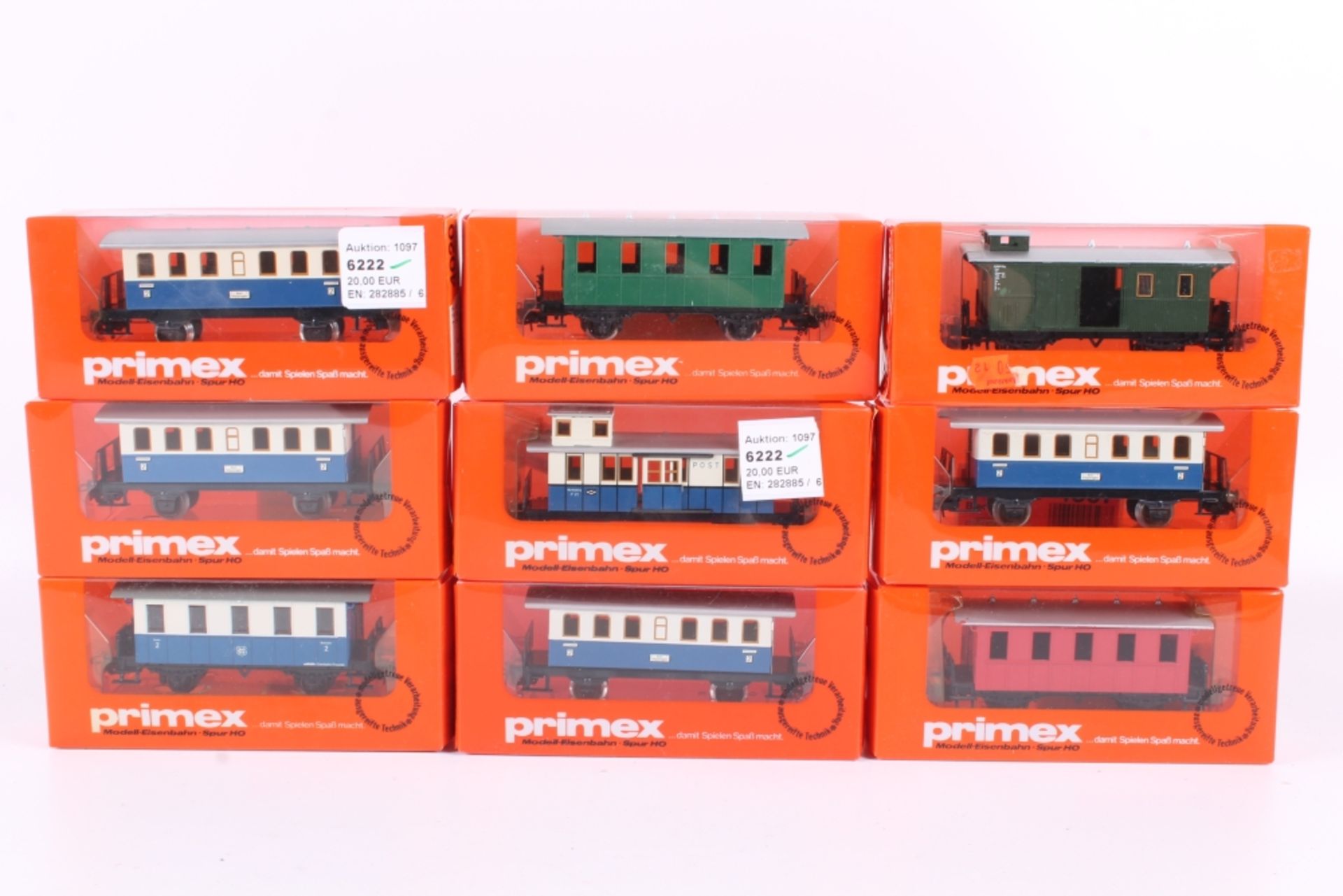 Primex neun Güterwagen /Personenwagen