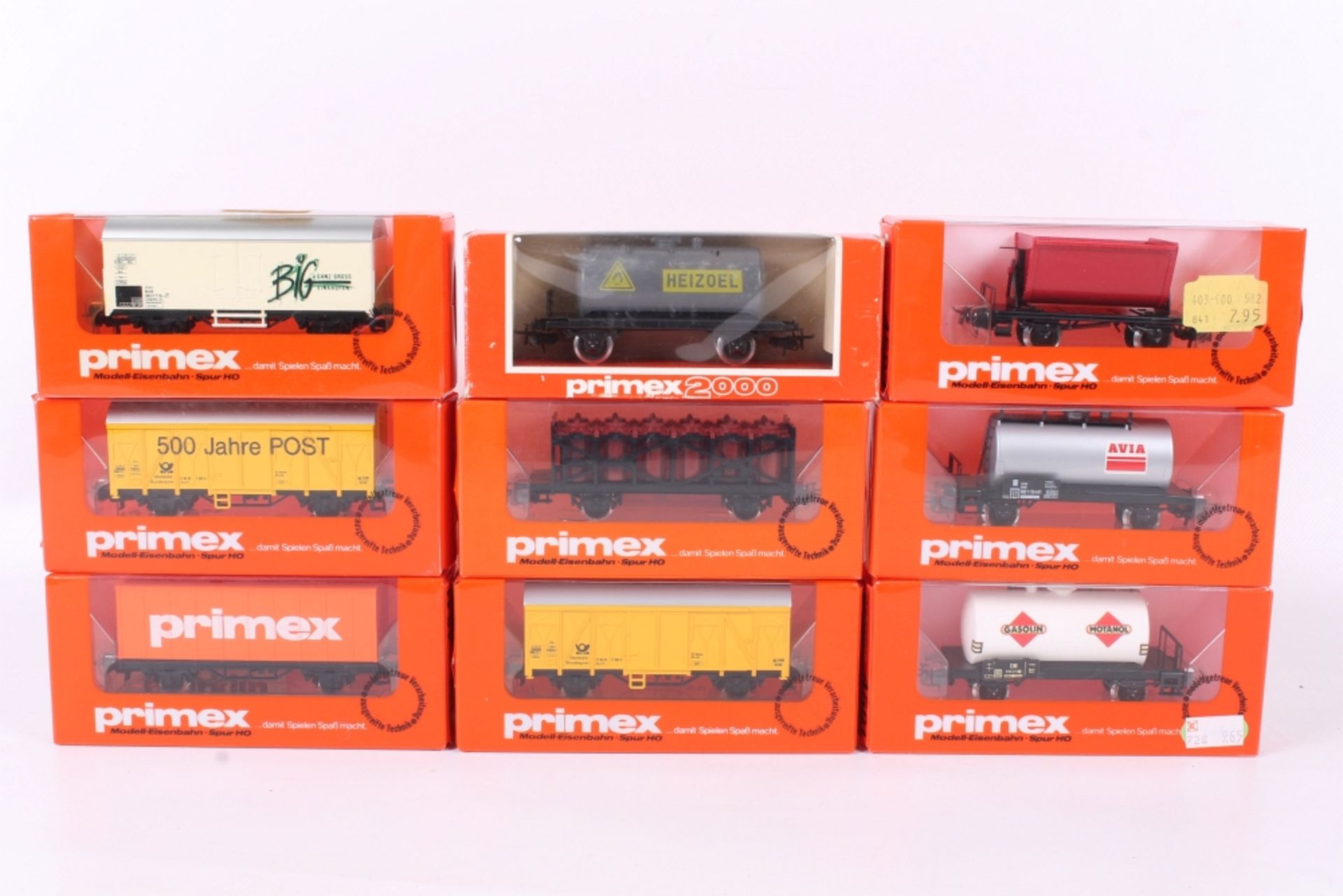 Primex neun Güterwagen