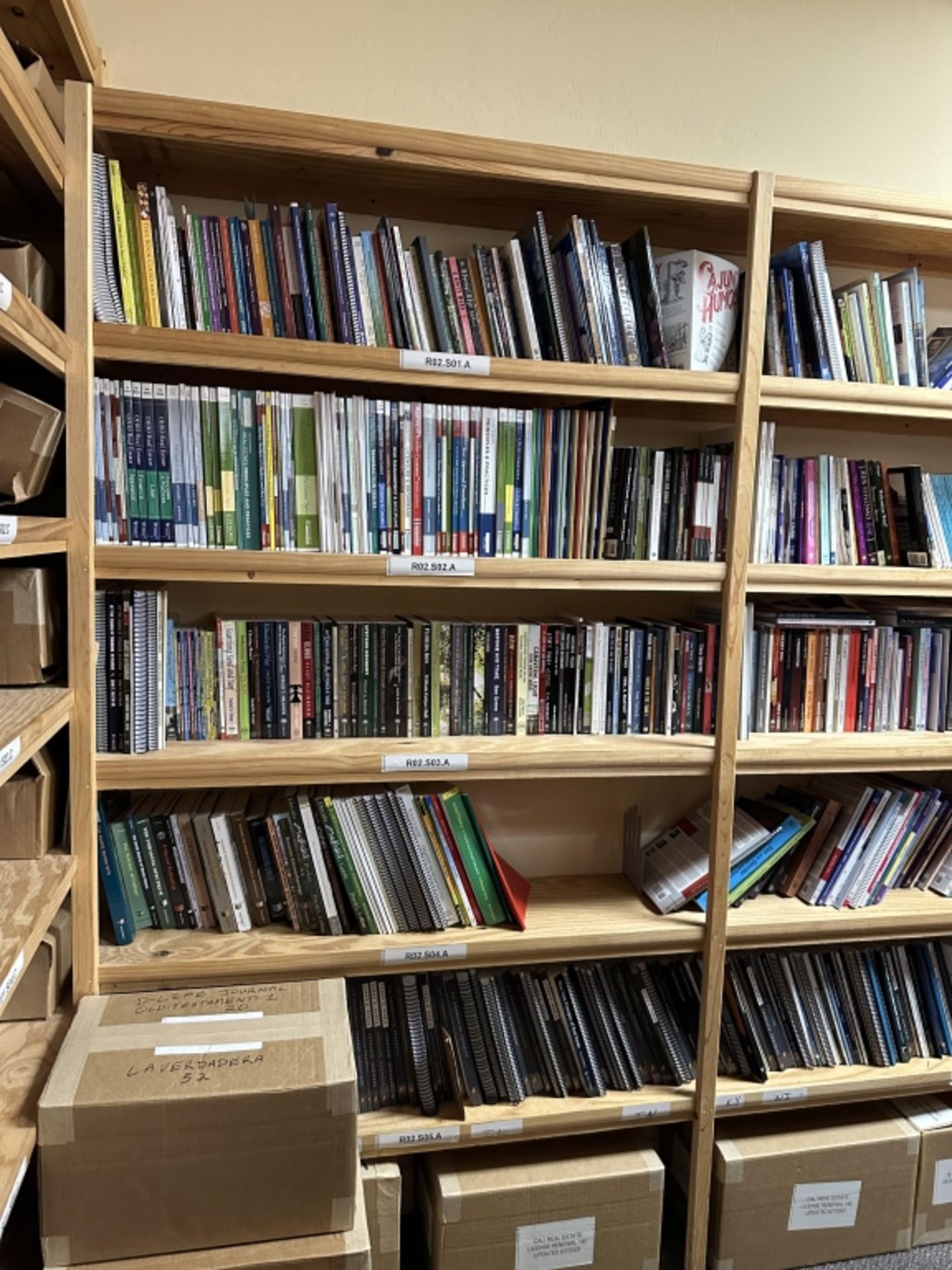 LOT CONSISTING OF CONTENTS OF LIBRARY - Image 8 of 16