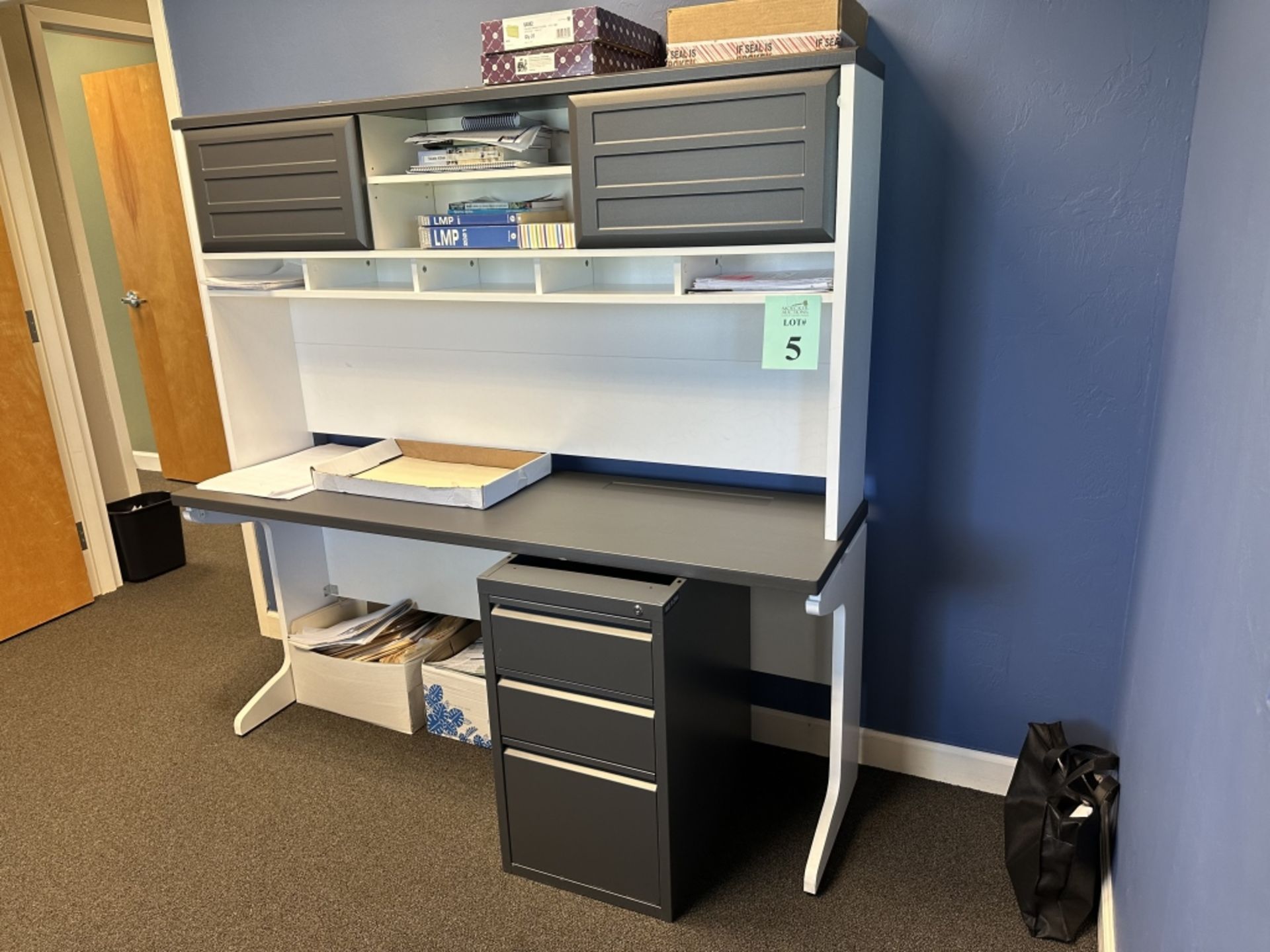 WORK STATION WITH HUTCH AND FILE CABINET