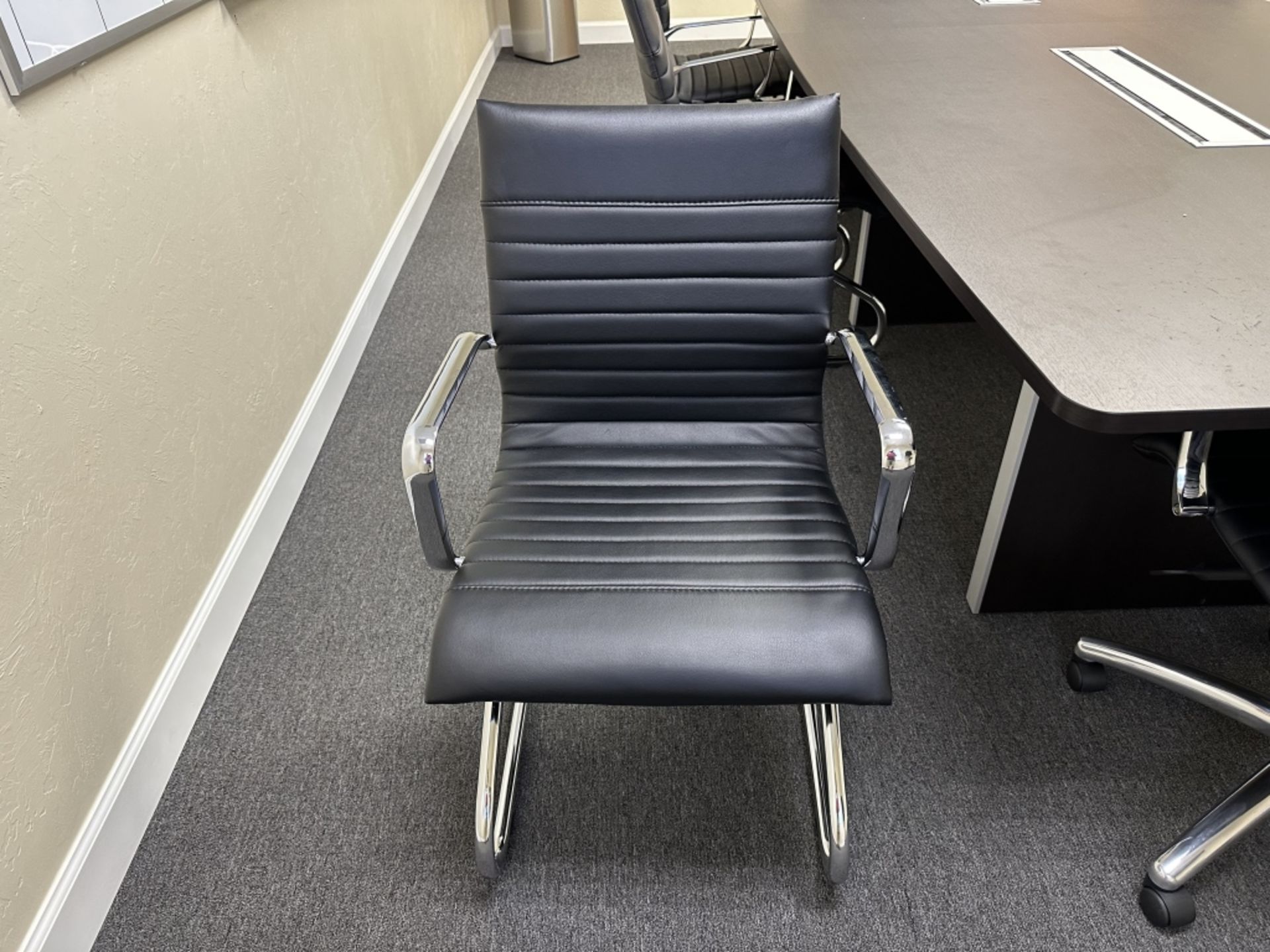 10' CONFERENCE TABLE WITH (8) CORP DESIGN CHAIRS - Image 5 of 7