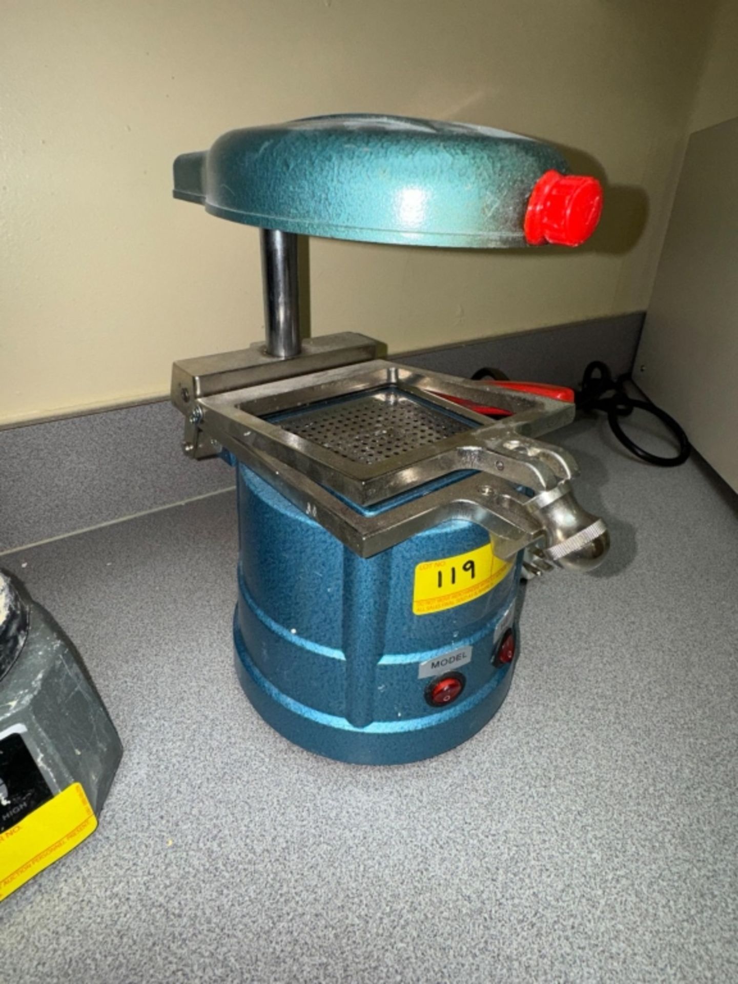 JT-18 VACUUM FORMING MACHINE - Image 2 of 3