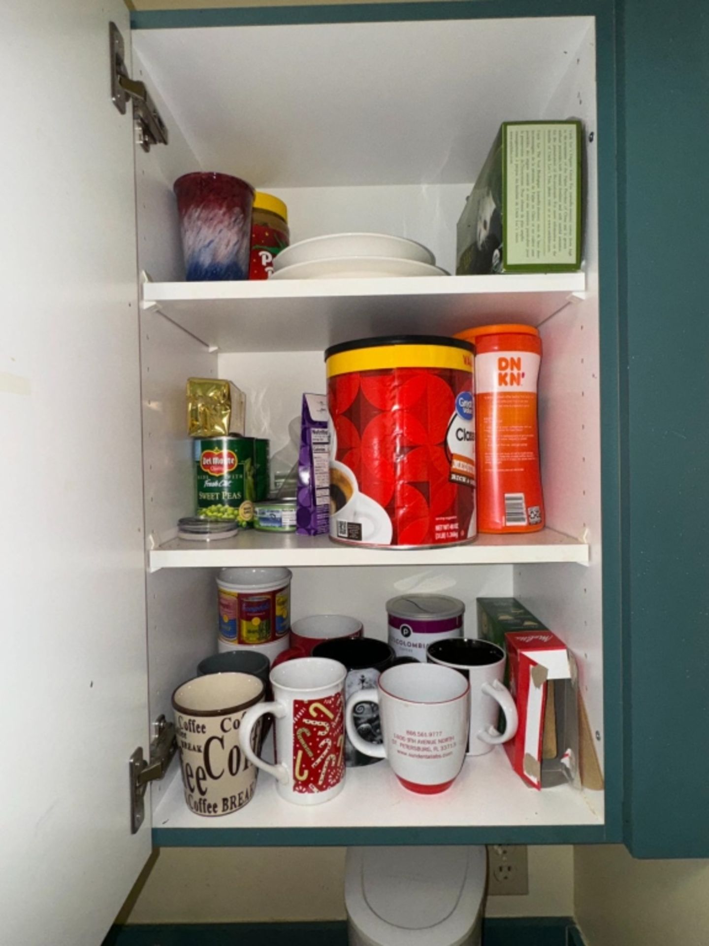 LOT CONSISTING OF ITEMS IN DRAWERS AND CABINETS - Image 2 of 6