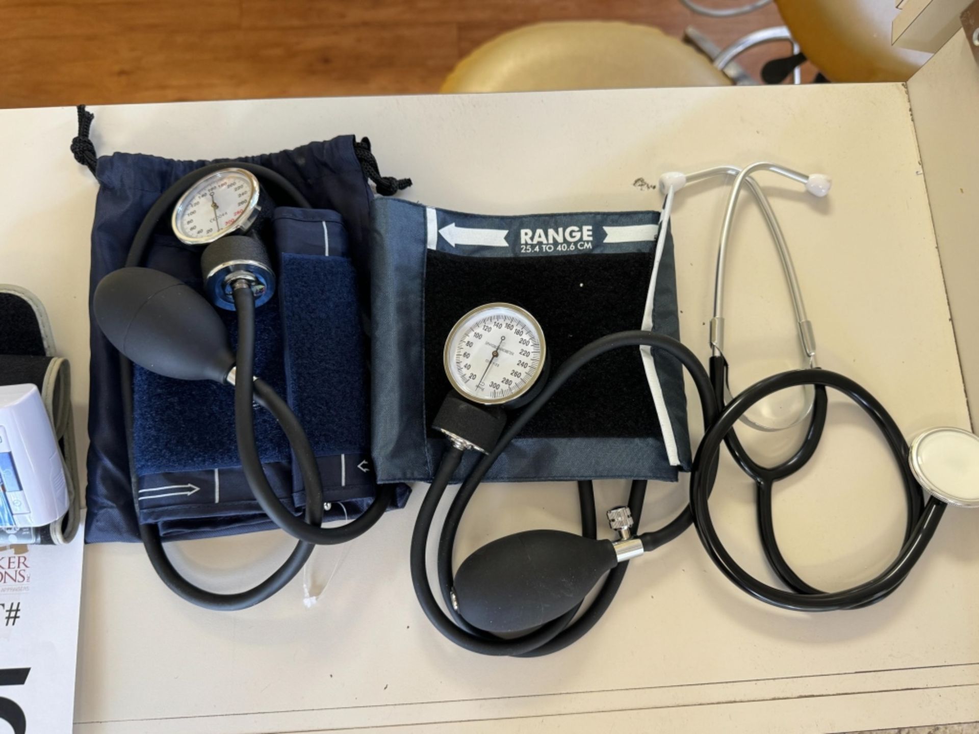 BLOOD PRESSURE MONITORS - Image 2 of 3