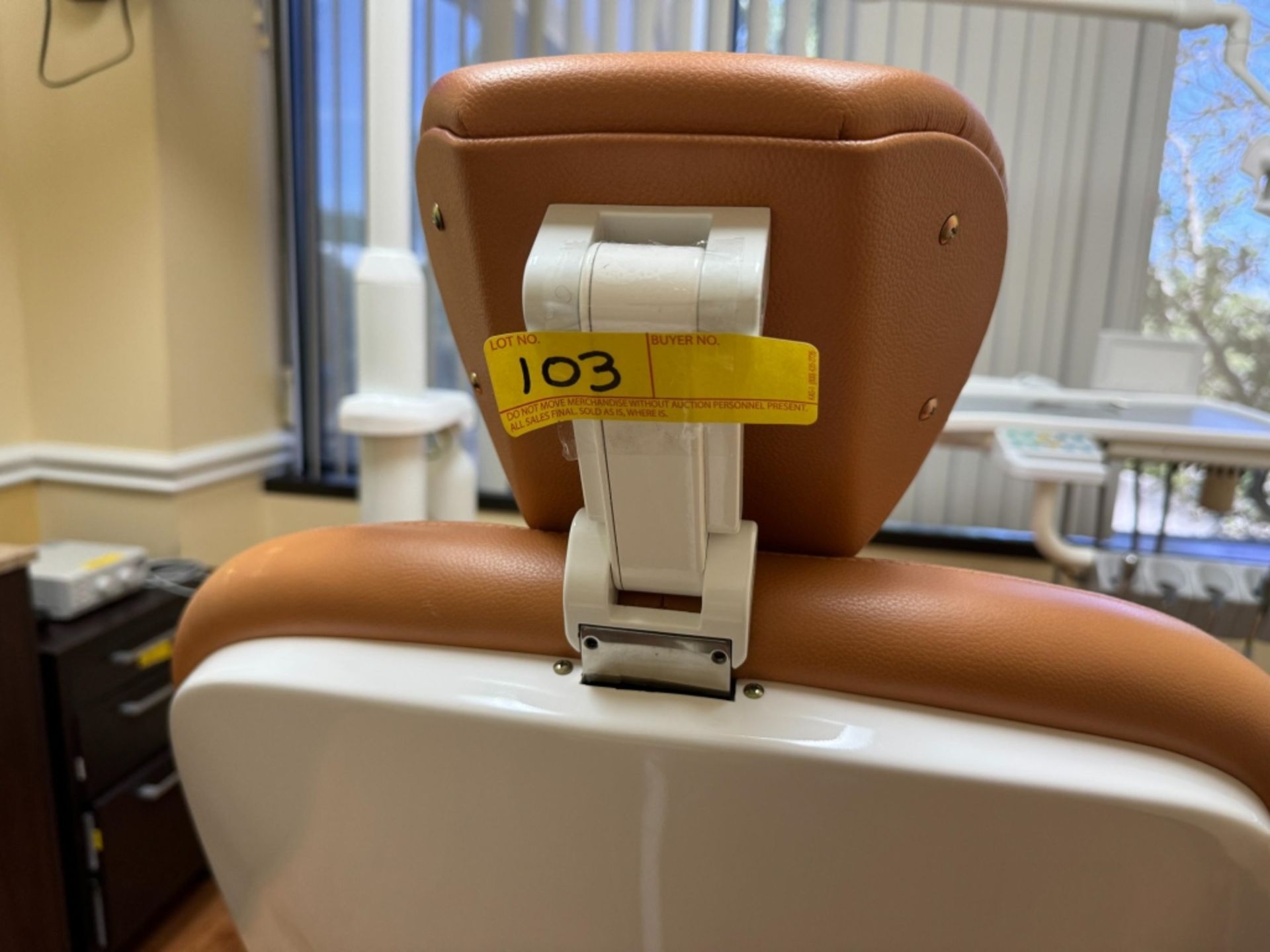 JPS DENTAL CHAIR MODEL JPS3168 - Bild 2 aus 8