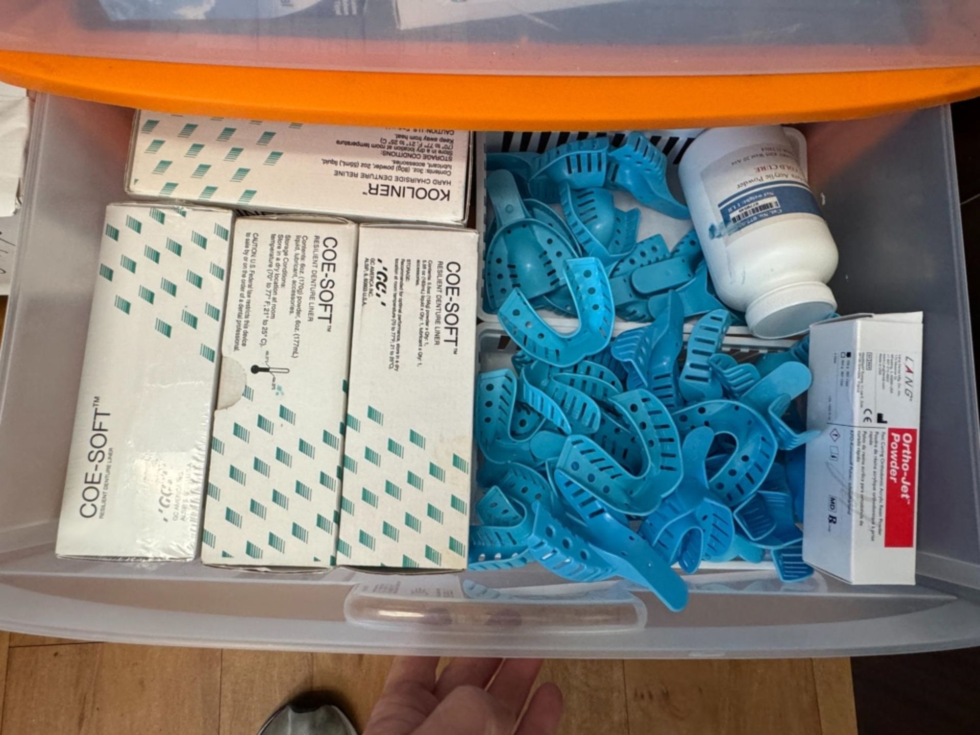 LOT CONSISTING OF SINGLE USE DENTAL SUPPLIES - Image 9 of 14