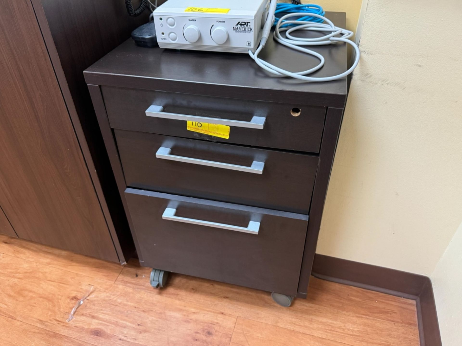 3 DRAWER ROLLING CABINET