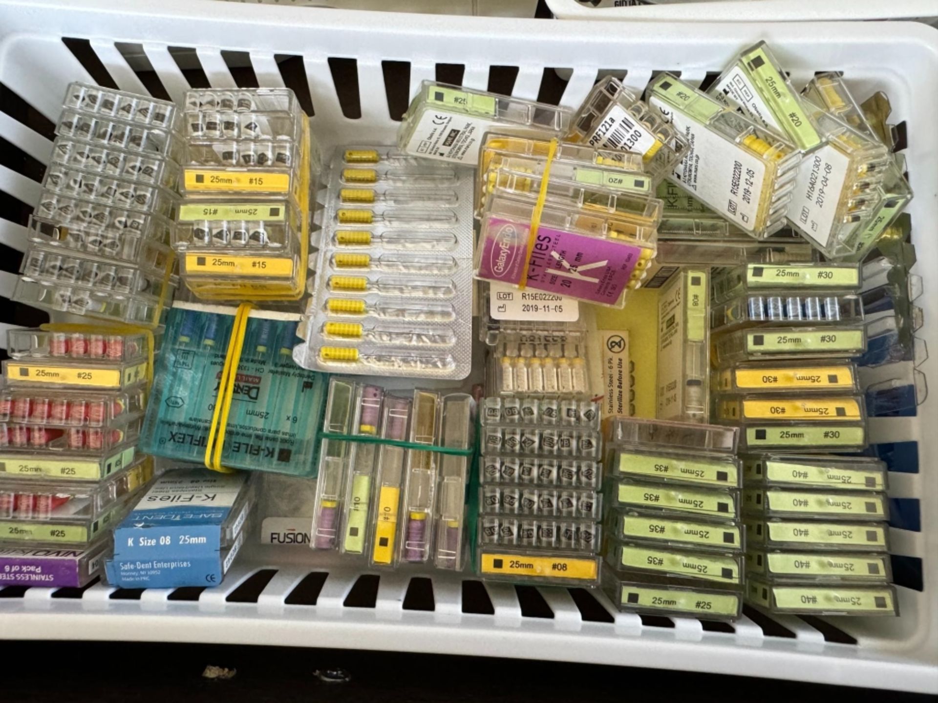 LOT CONSISTING OF DENTAL CONSUMABLES - Image 3 of 14
