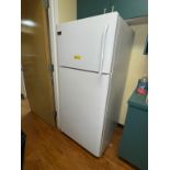 FRIGIDAIRE REFRIGERATOR, FULL SIZE FREEZER