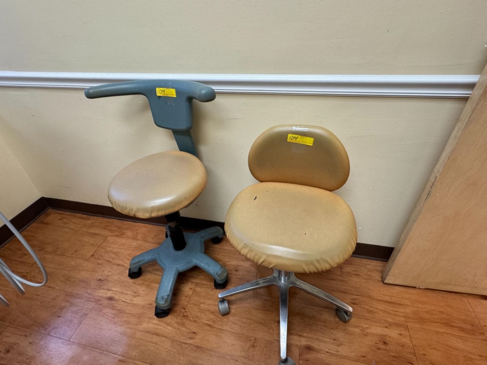 DENTIST STOOL AND DENTAL ASSISTANT STOOL