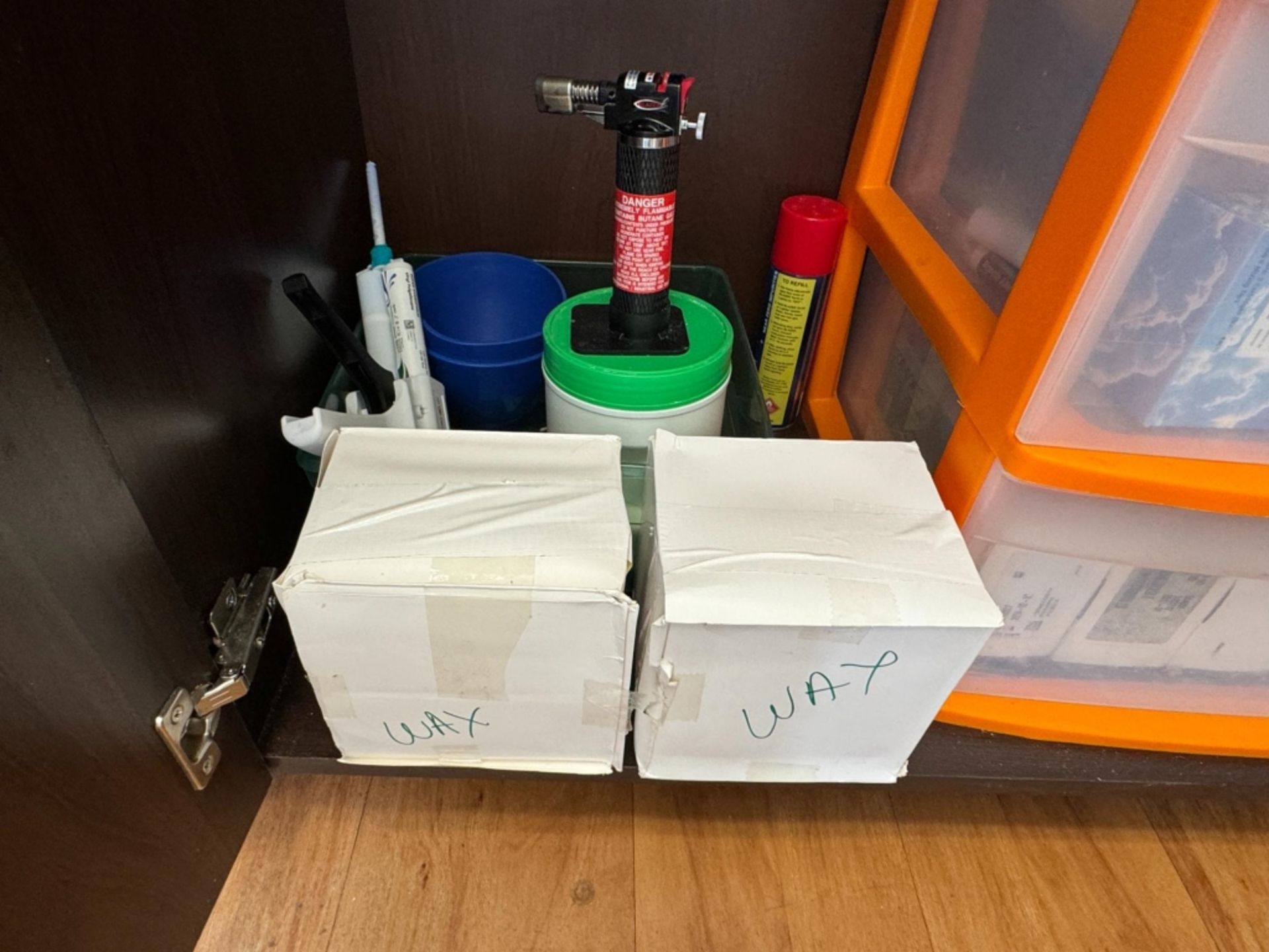 LOT CONSISTING OF SINGLE USE DENTAL SUPPLIES - Image 10 of 14