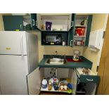 LOT CONSISTING OF ITEMS IN DRAWERS AND CABINETS