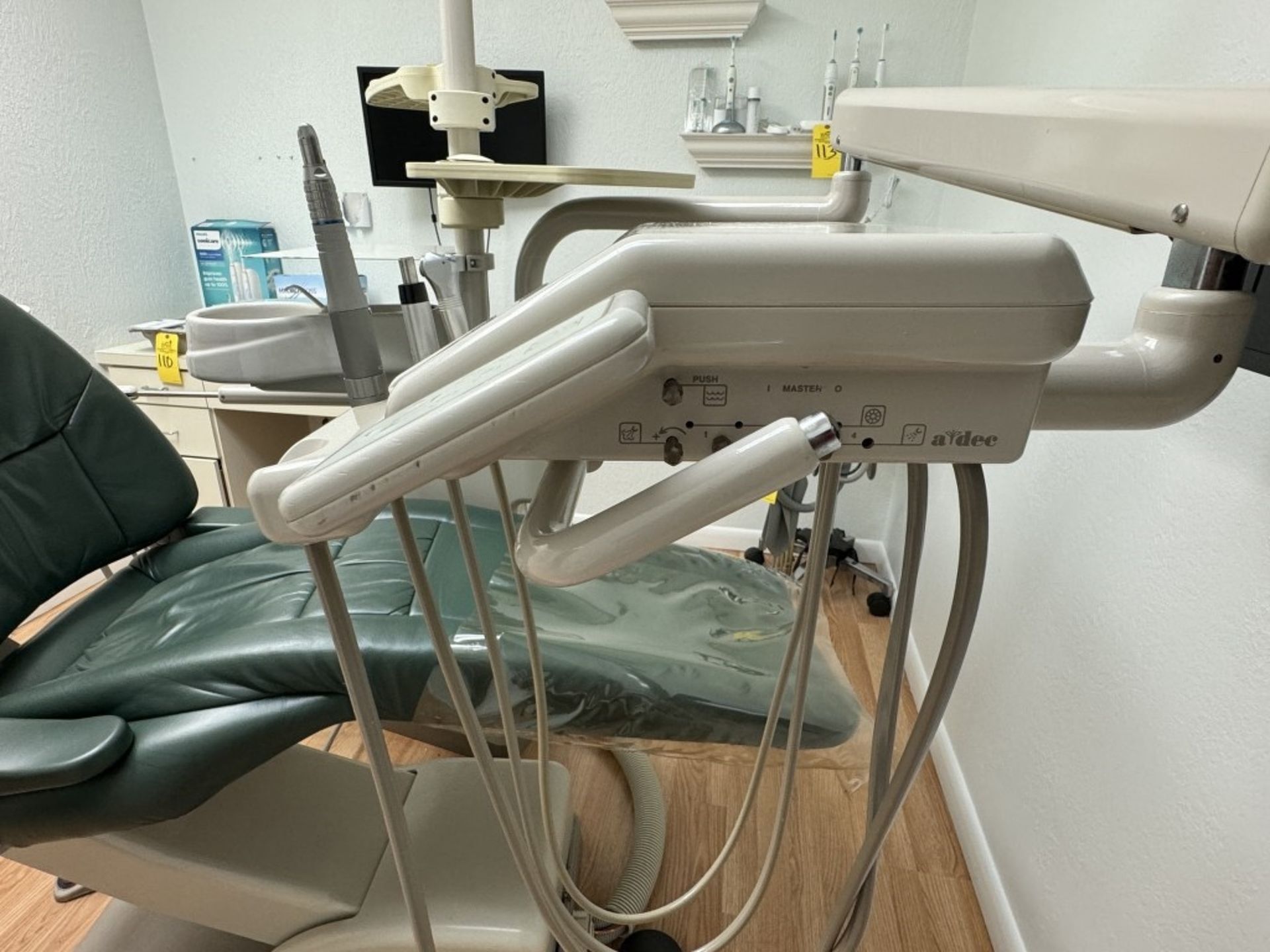 ADEC DENTAL CHAIR, MODEL: 1040 - Image 3 of 9