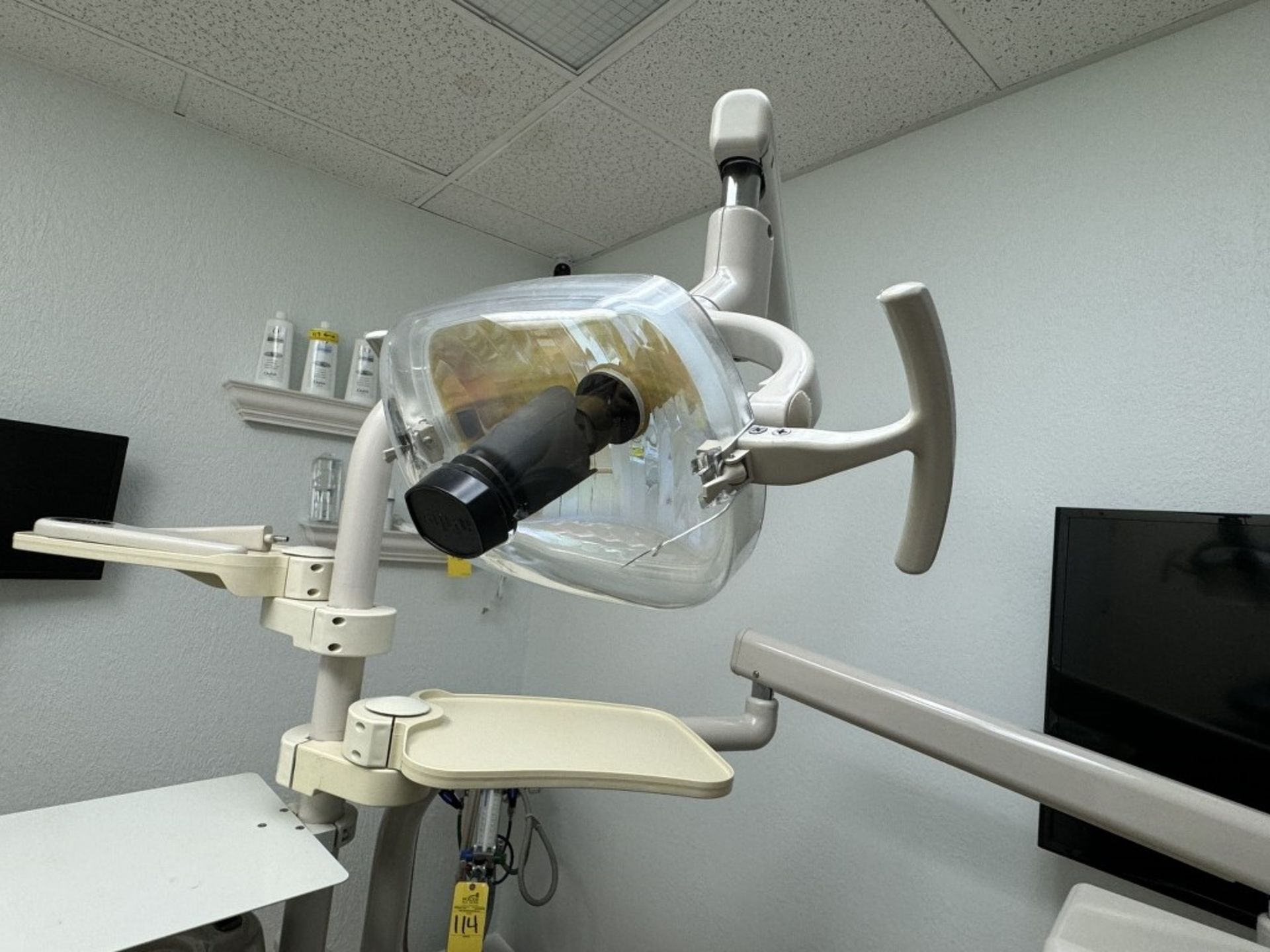 ADEC DENTAL CHAIR, MODEL: 1040 - Image 4 of 9