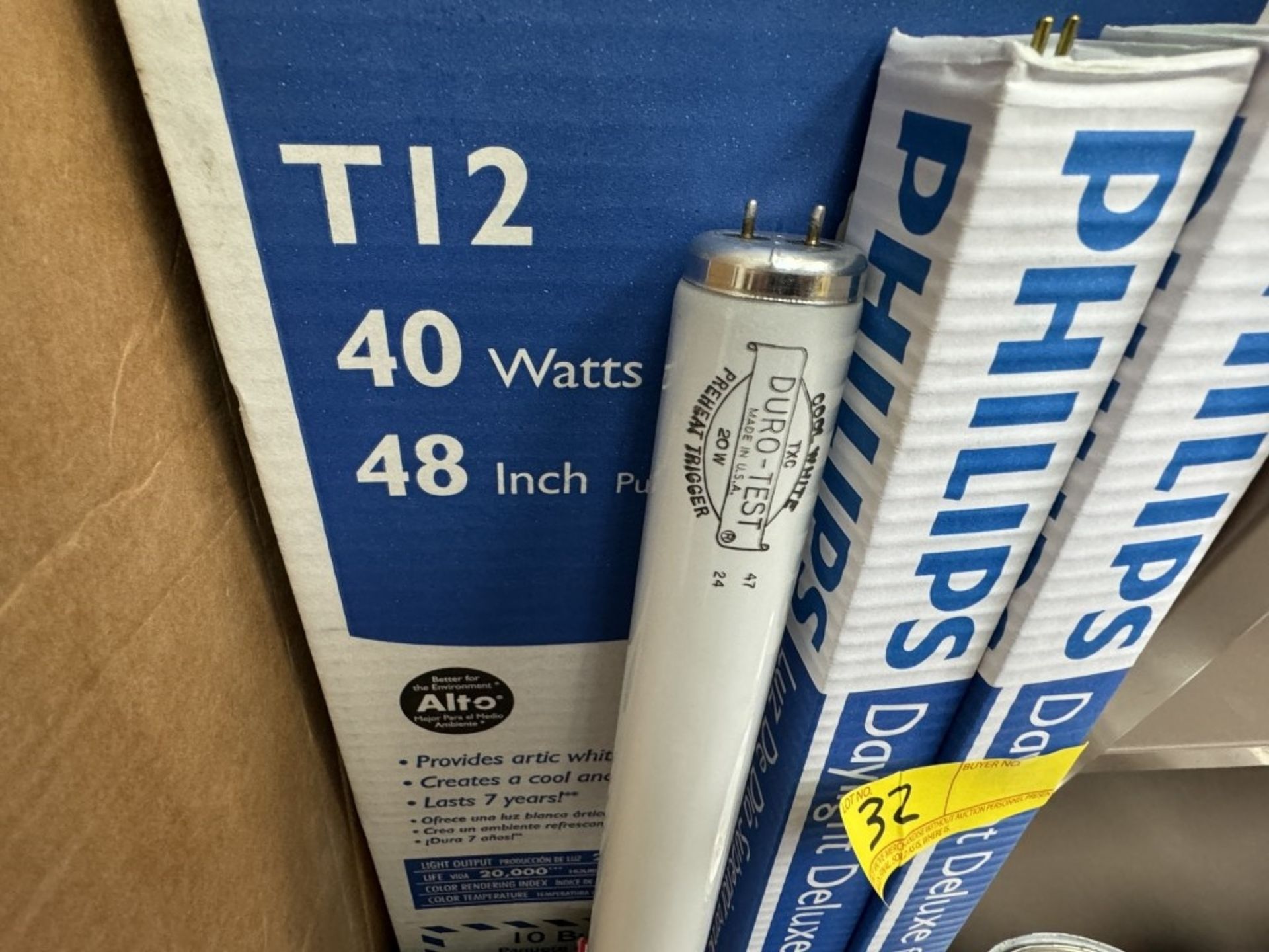 LOT CONSISTING OF VARIOUS SIZE FLUORESCENT BULBS, - Image 3 of 4