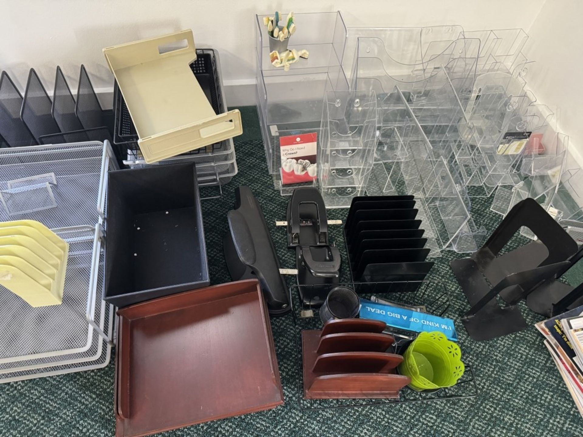 LOT CONSISTING OF OFFICE SUNDRIES, ORGANIZERS, - Image 3 of 4