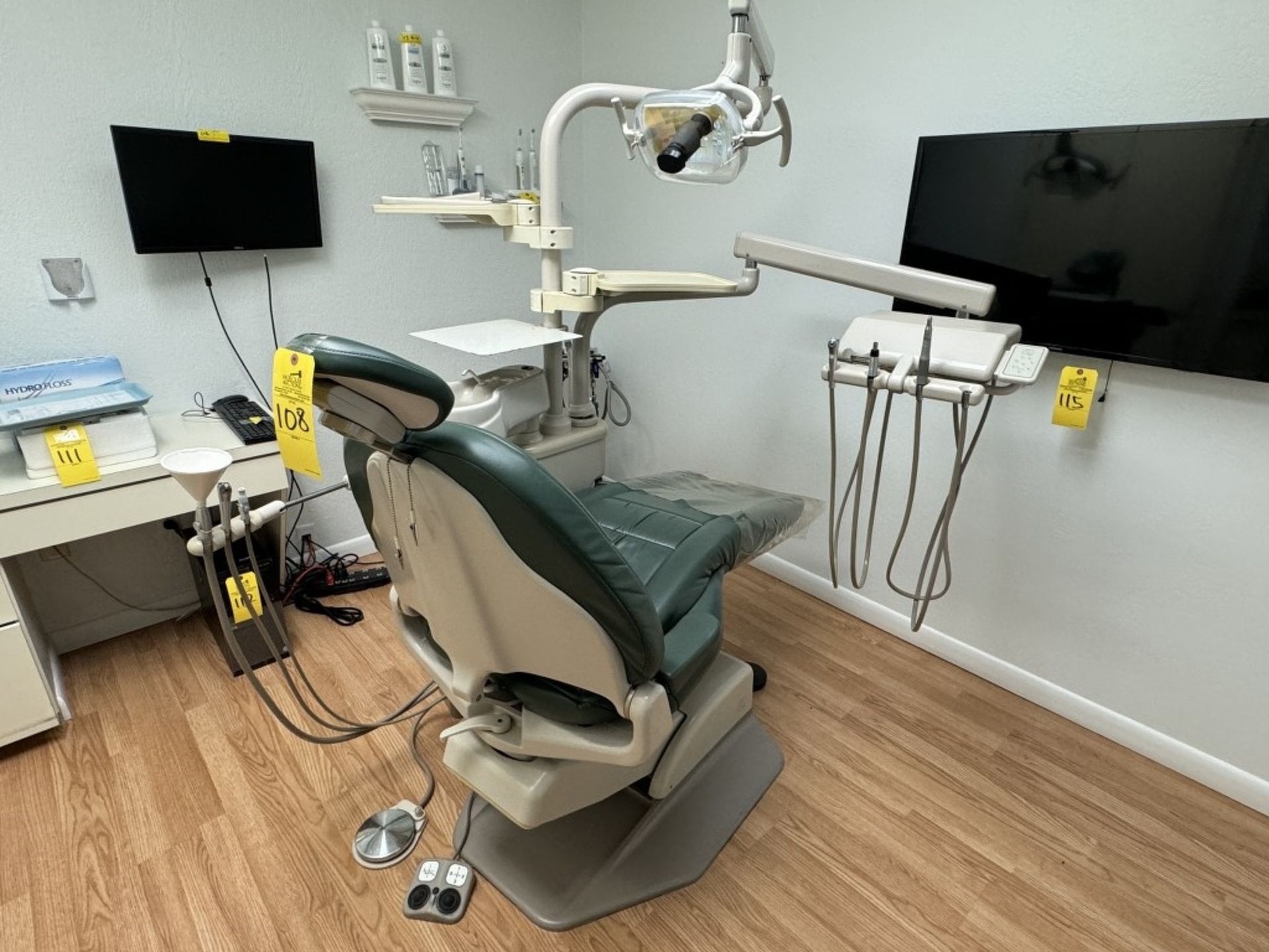 ADEC DENTAL CHAIR, MODEL: 1040