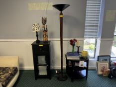 LOT CONSISTING OF FLOOR LAMP,