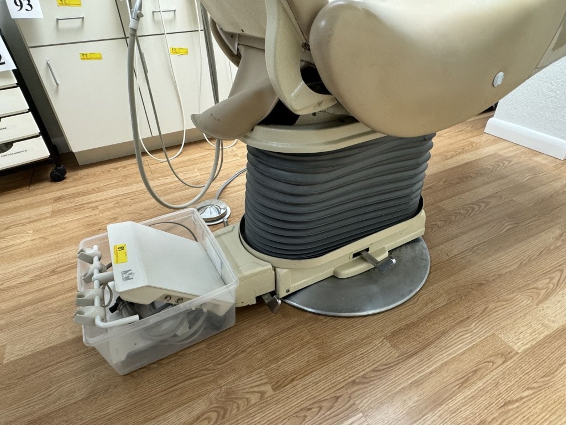 BEVER STATE DENTAL PATIENT CHAIR - Image 9 of 9