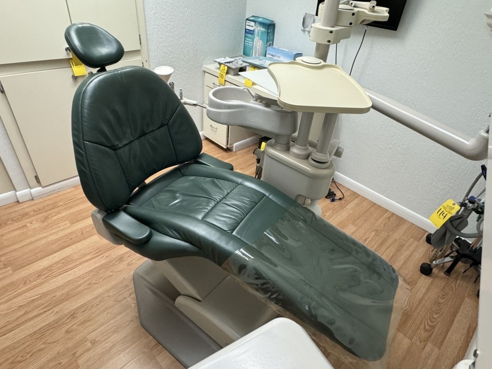 ADEC DENTAL CHAIR, MODEL: 1040 - Image 9 of 9