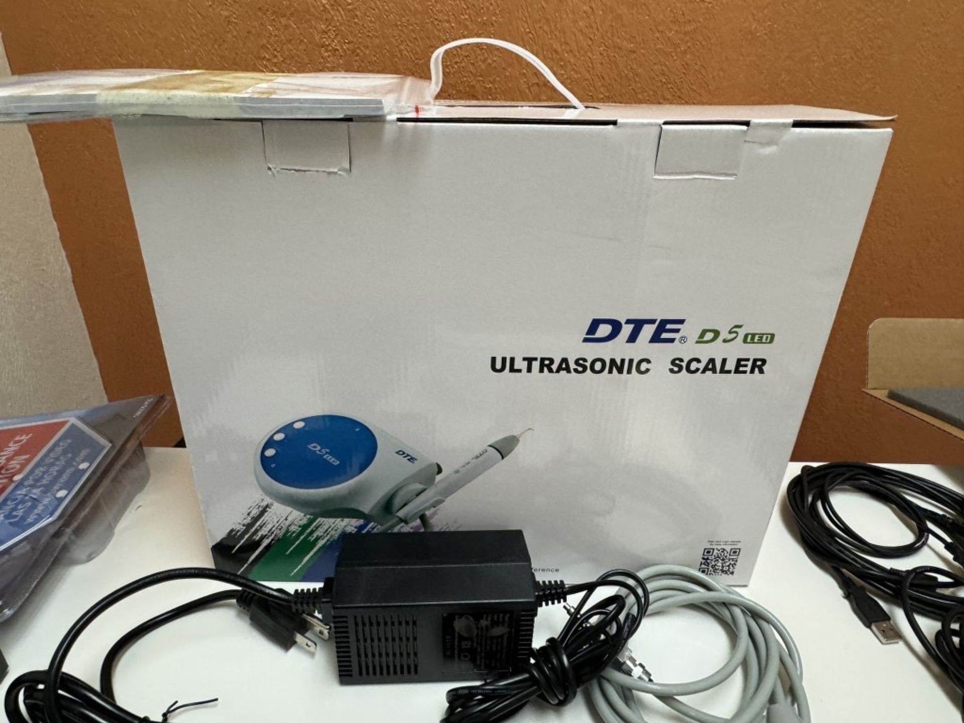 DTE ULTRASONIC SCALIER, MODEL: D5 LED SYSTEM - Image 3 of 3