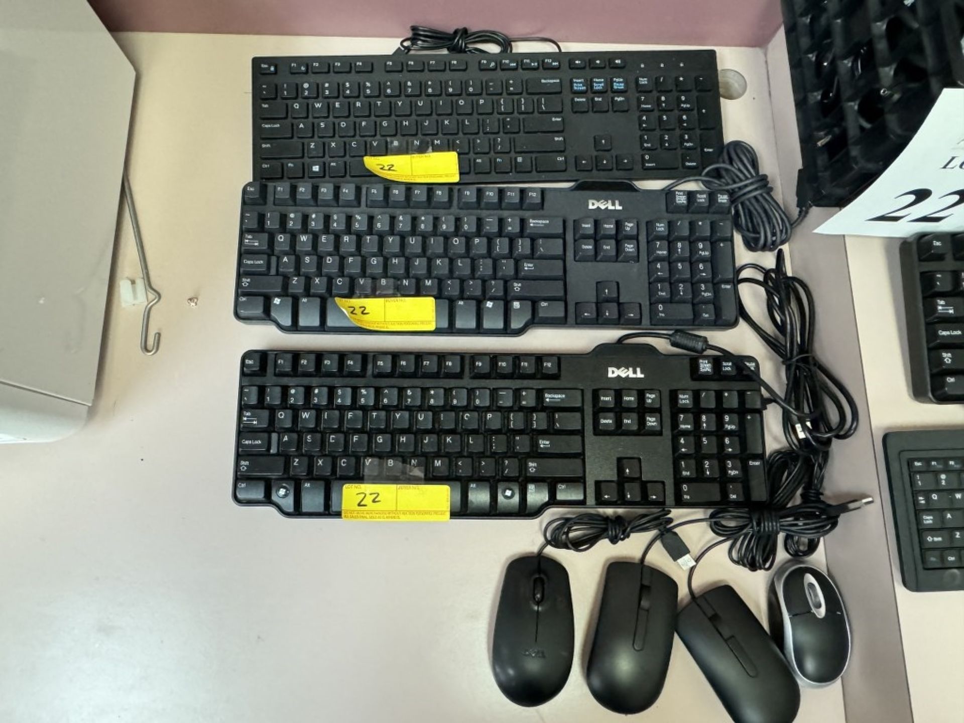 LOT CONSISTING OF WIRELESS AND WIRED KEYBOARDS, - Image 4 of 4