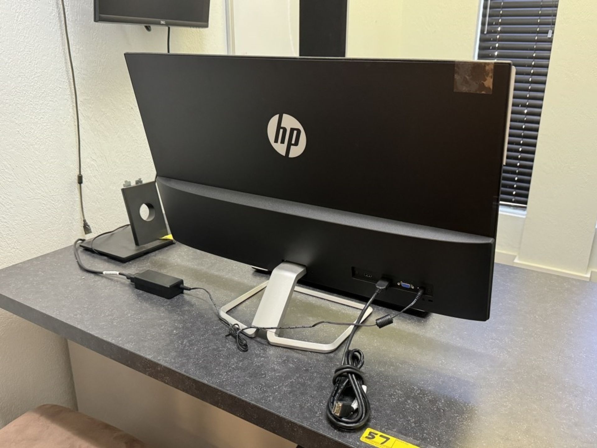 HP HUGE 32" MONITOR, MODEL: 6XJ00AA - Image 2 of 3