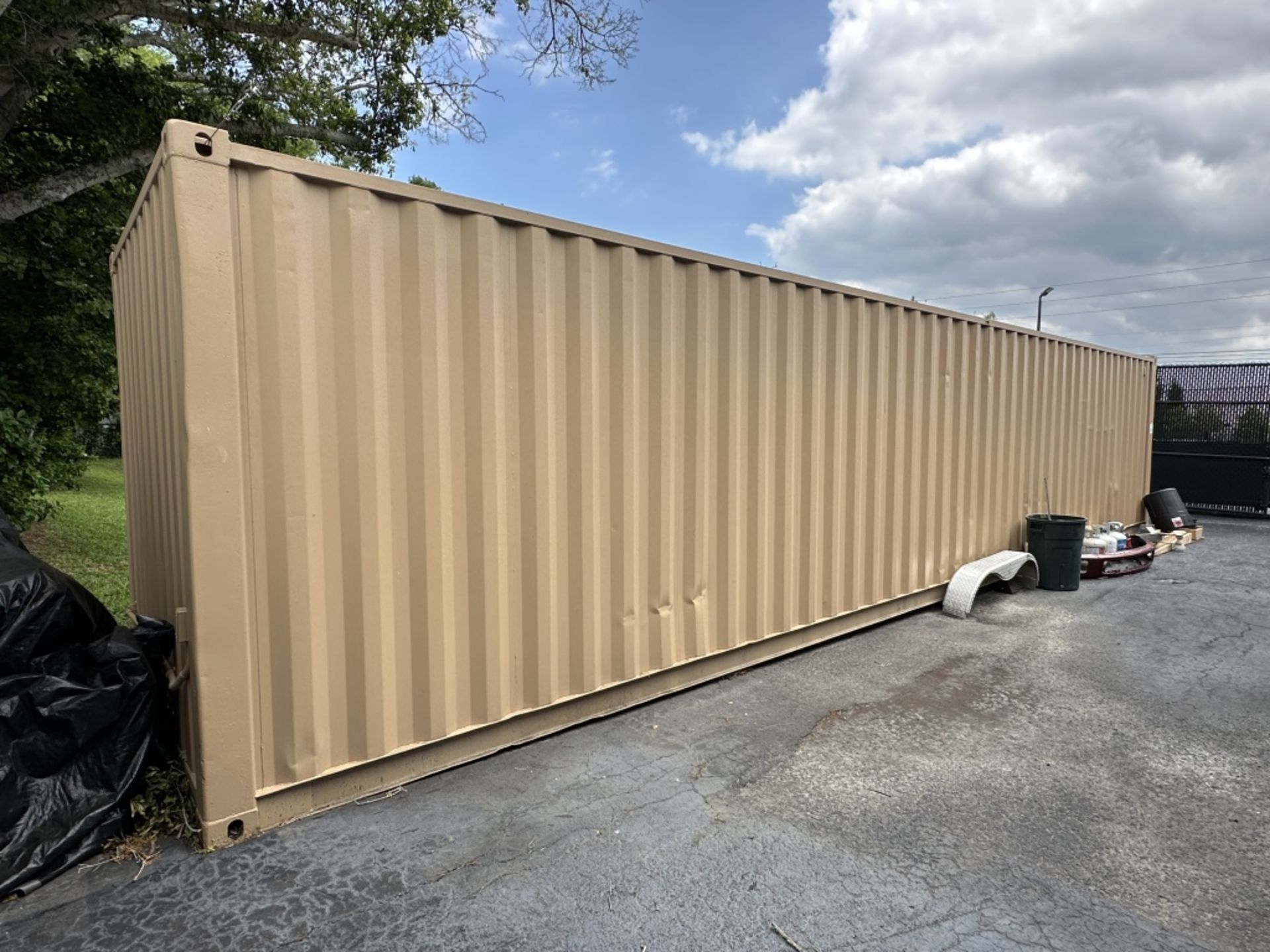 40' SHIPPING CONTAINER WITH ELECTRICAL - Bild 2 aus 5