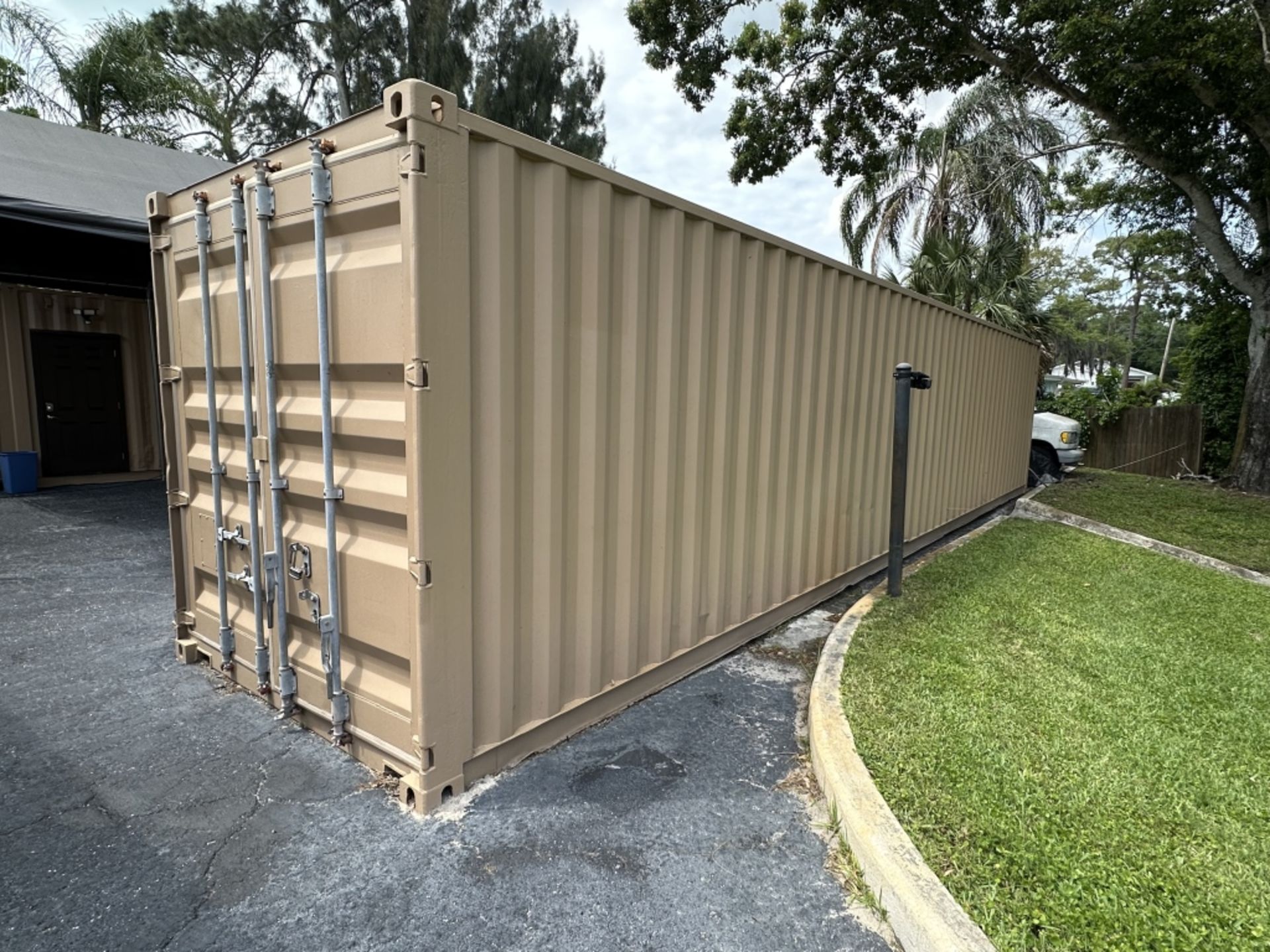40' SHIPPING CONTAINER WITH ELECTRICAL - Bild 3 aus 5
