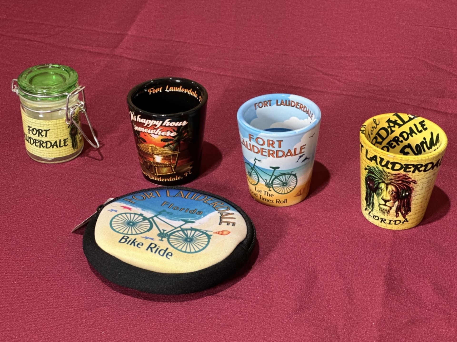 LOT CONSISTING OF ASSORTED BEACH-THEMED SOUVENIRS - Image 12 of 12