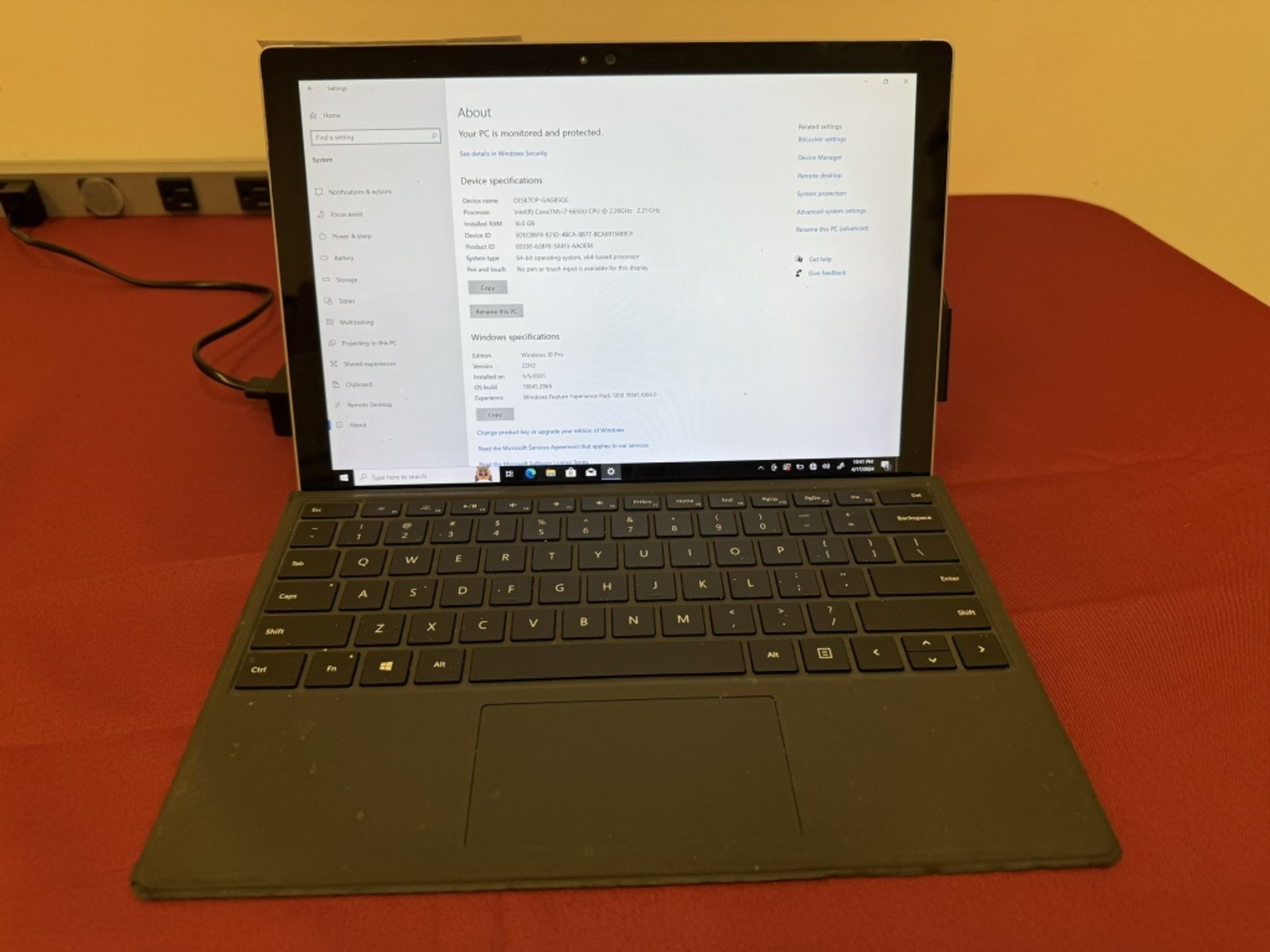 Microsoft Surface Pro 4 Corei7 16GB 256GB SSD - Image 2 of 5