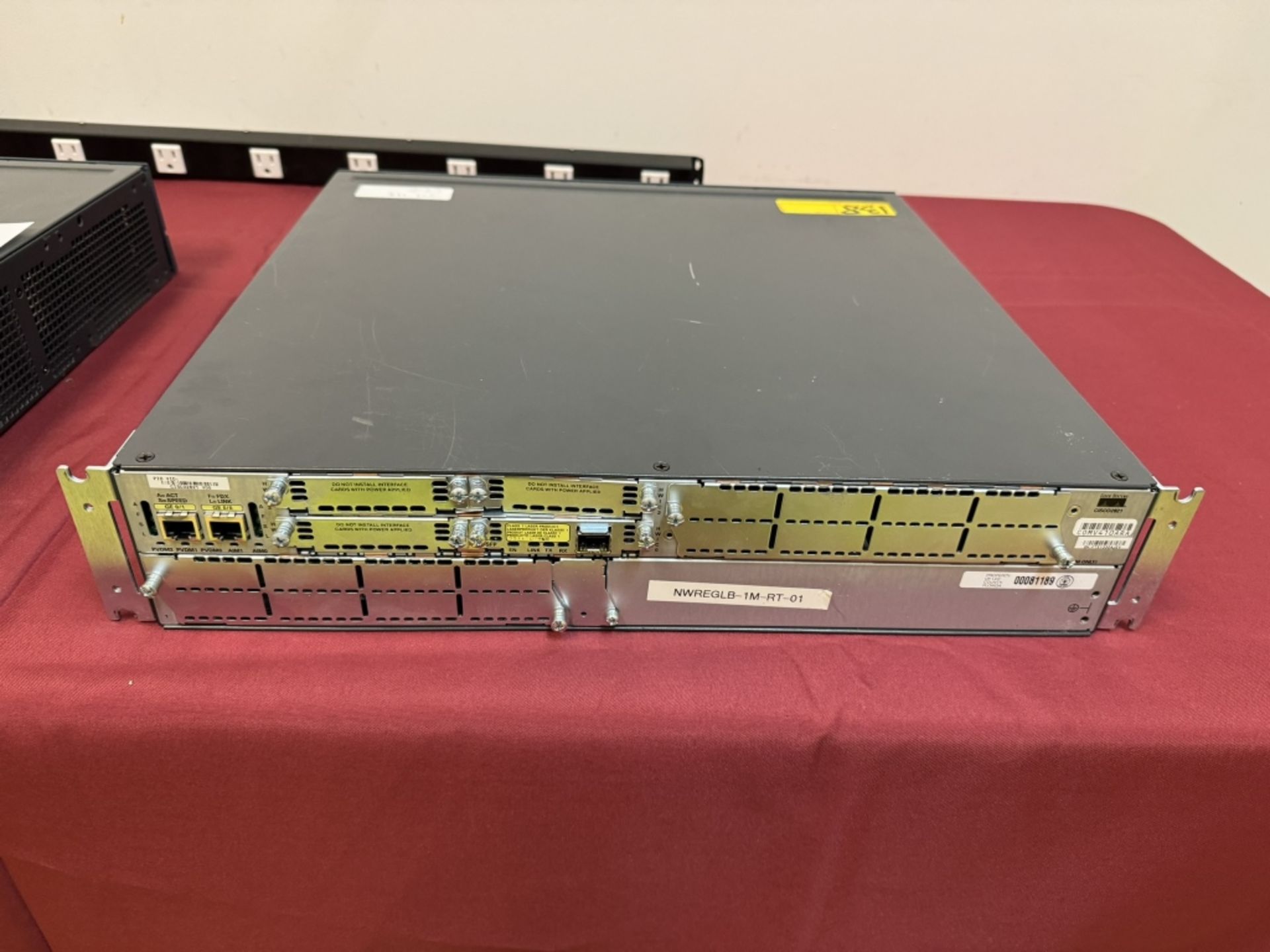 Cisco 2821 Router IOS 15.1, CME 8.5, 1GBD/256F - Image 8 of 9