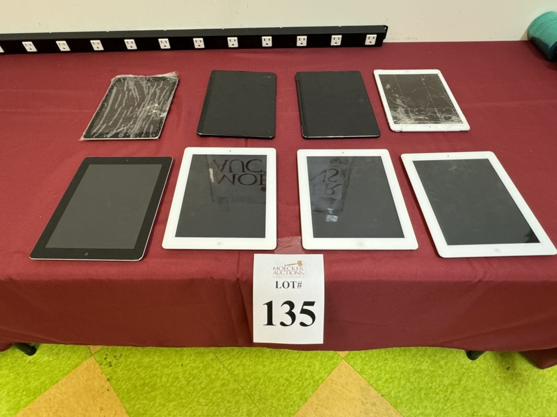 6 Apple iPad and 2 LG Tablets - Image 2 of 24