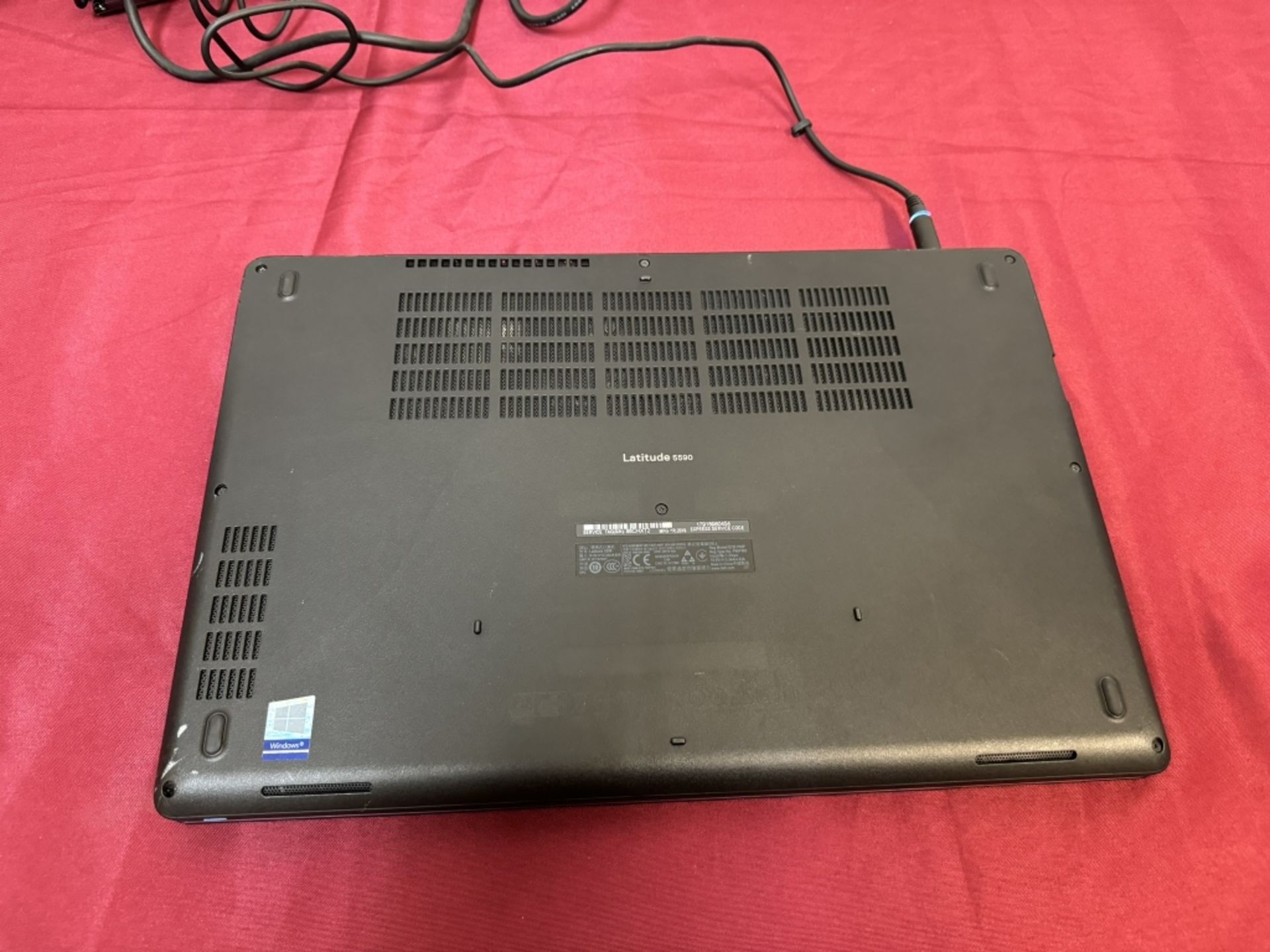 Dell Latitude 5590 Core i7-8th,16GB RAM 512GB SSD - Image 5 of 6