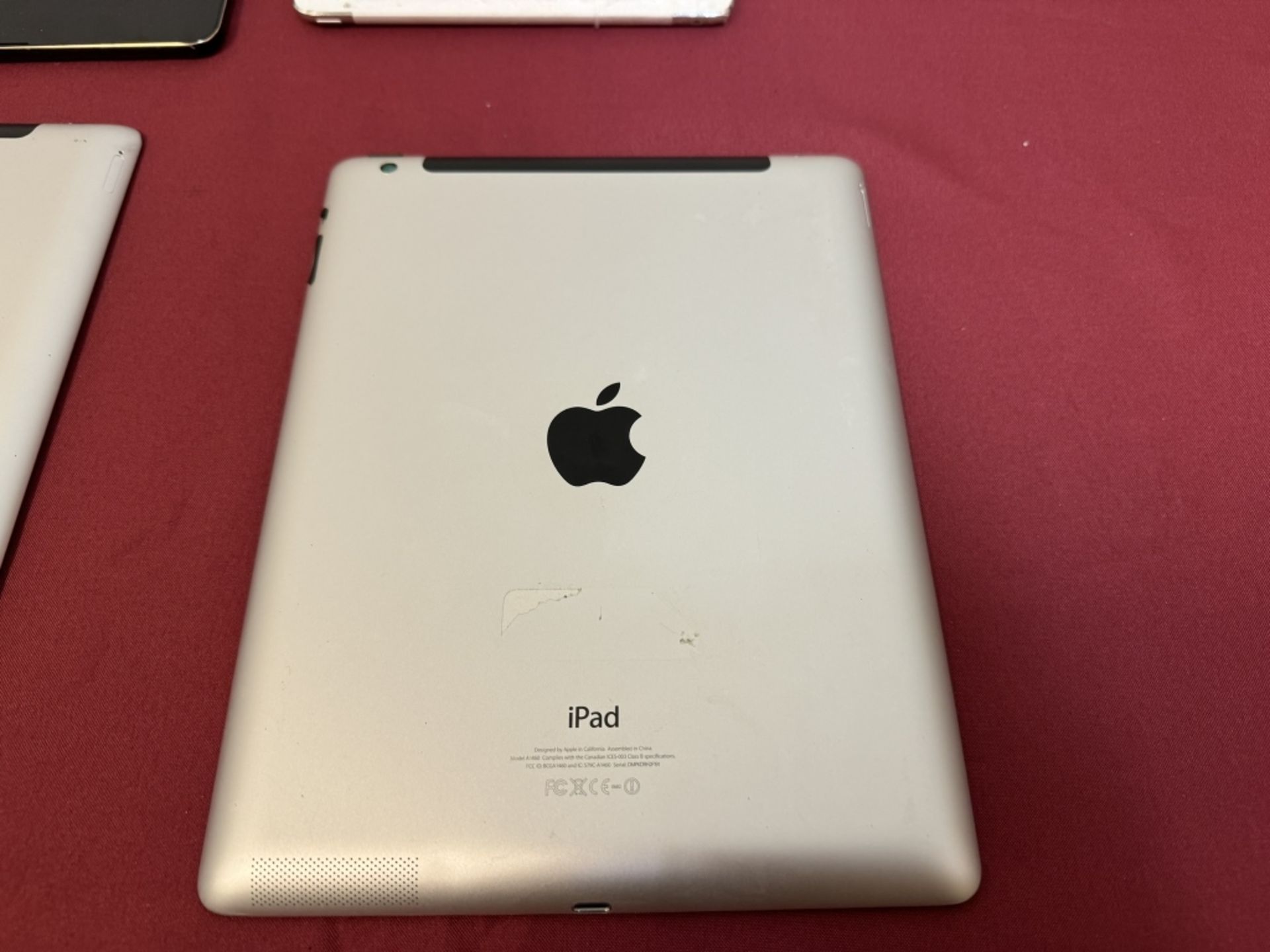 6 Apple iPad and 2 LG Tablets - Image 14 of 24