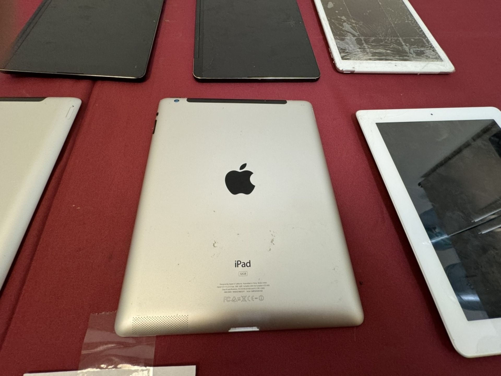6 Apple iPad and 2 LG Tablets - Image 10 of 24