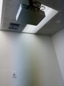 LG PROJECTOR WITH CEILING MOUNT